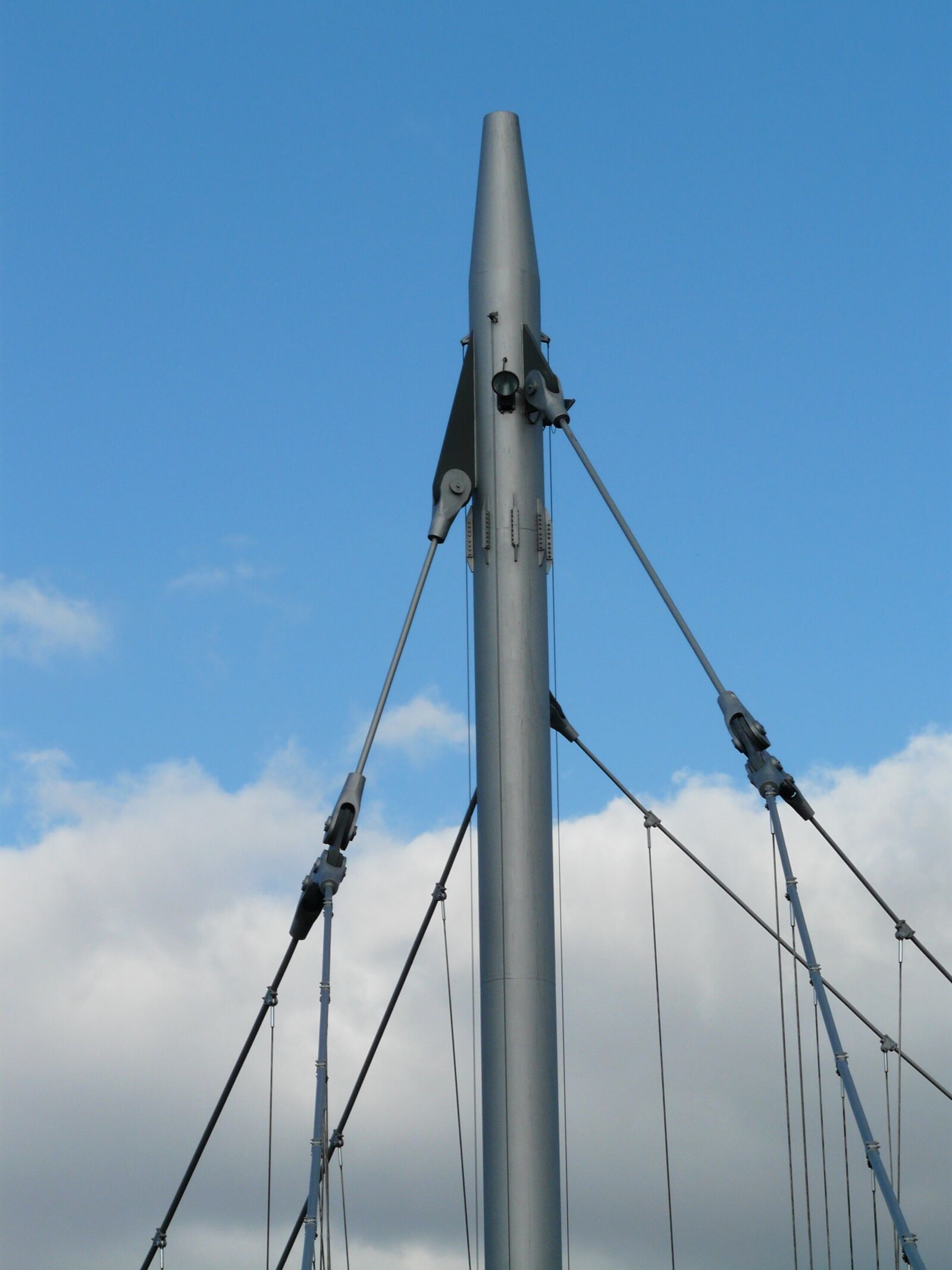 Panasonic DMC-FZ18 sample photo. Masts, bridge, steel photography