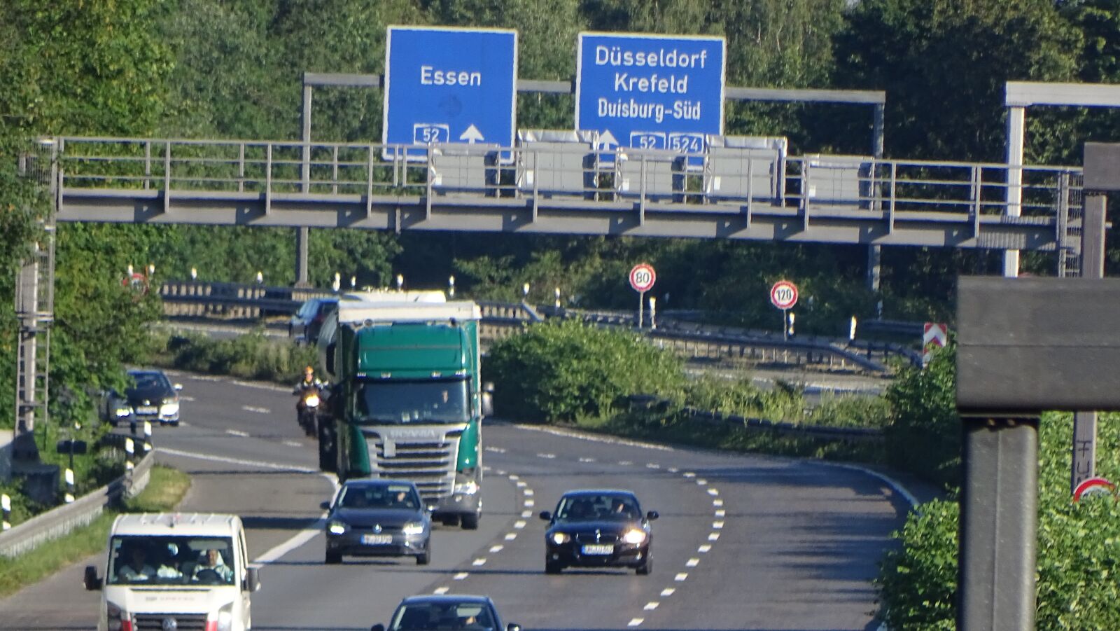 Sony Cyber-shot DSC-HX400V sample photo. Highway, traffic, road photography