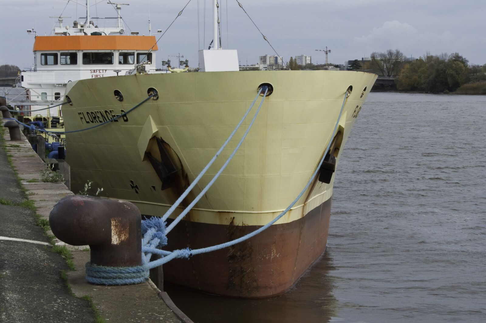 Panasonic DMC-FZ18 sample photo. Nantes, loire, boat dock photography