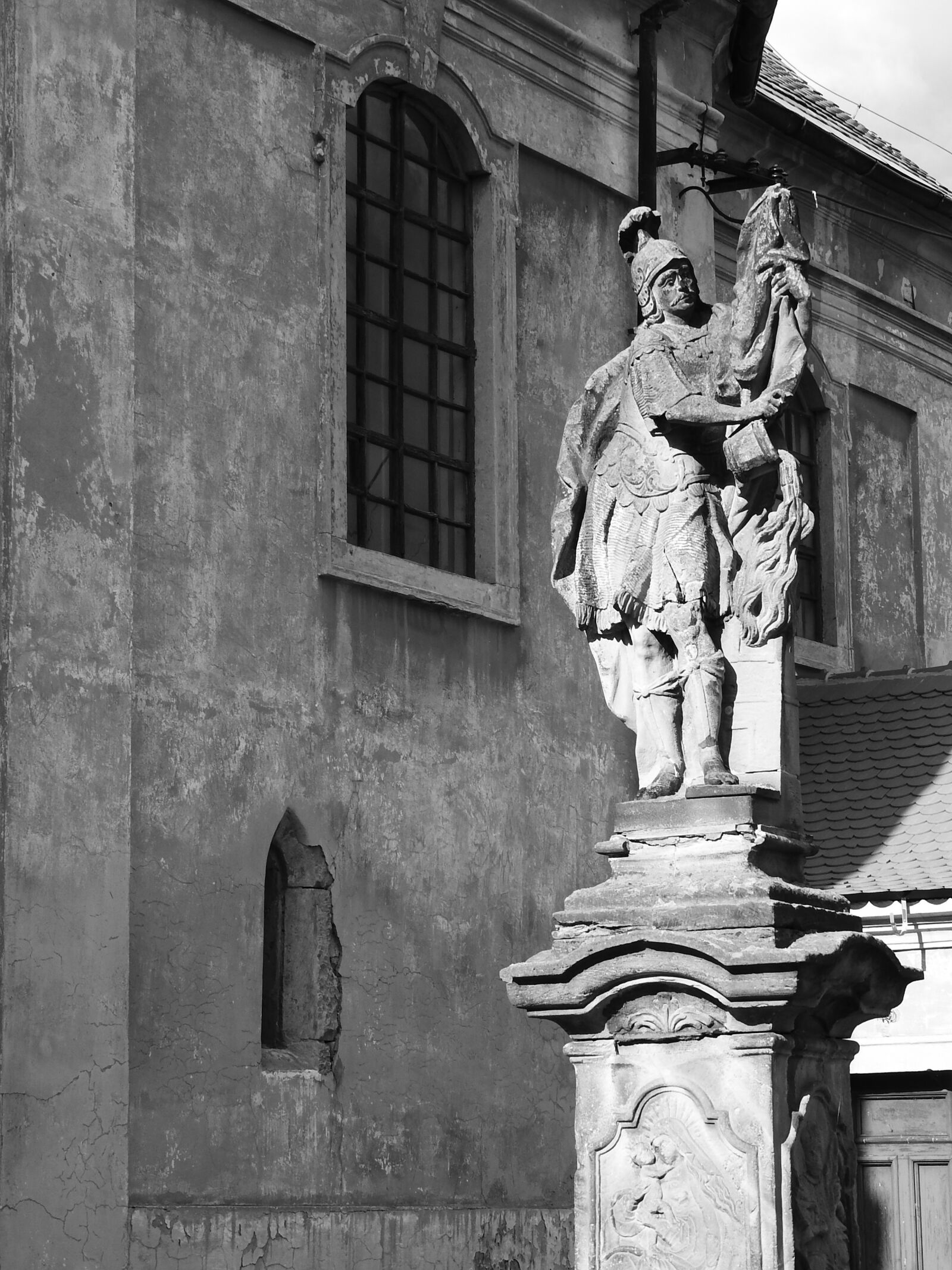 Nikon Coolpix P610 sample photo. Statue, stone, knight photography