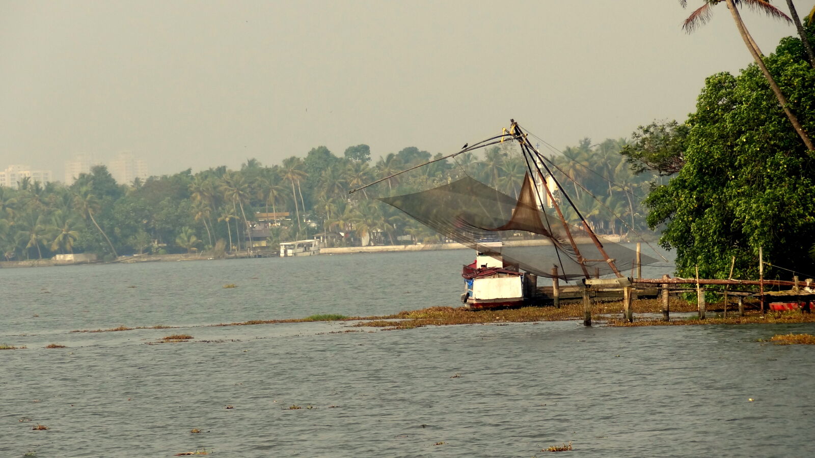 Sony Cyber-shot DSC-HX9V sample photo. Typical, fishnet, of, kerala photography