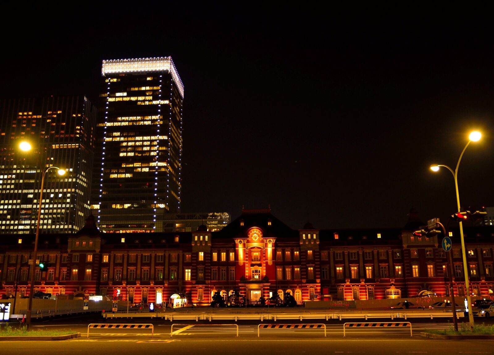 Nikon D7100 sample photo. Tokyo station, night view photography