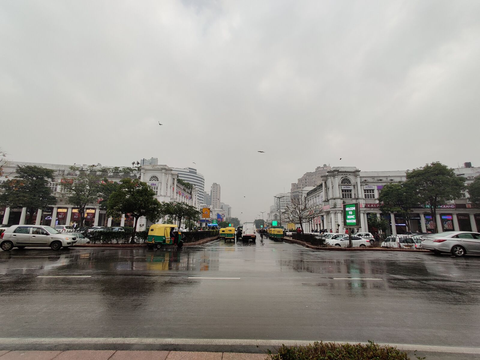 OnePlus HD1901 sample photo. Rajivchowk, delhi, rain photography
