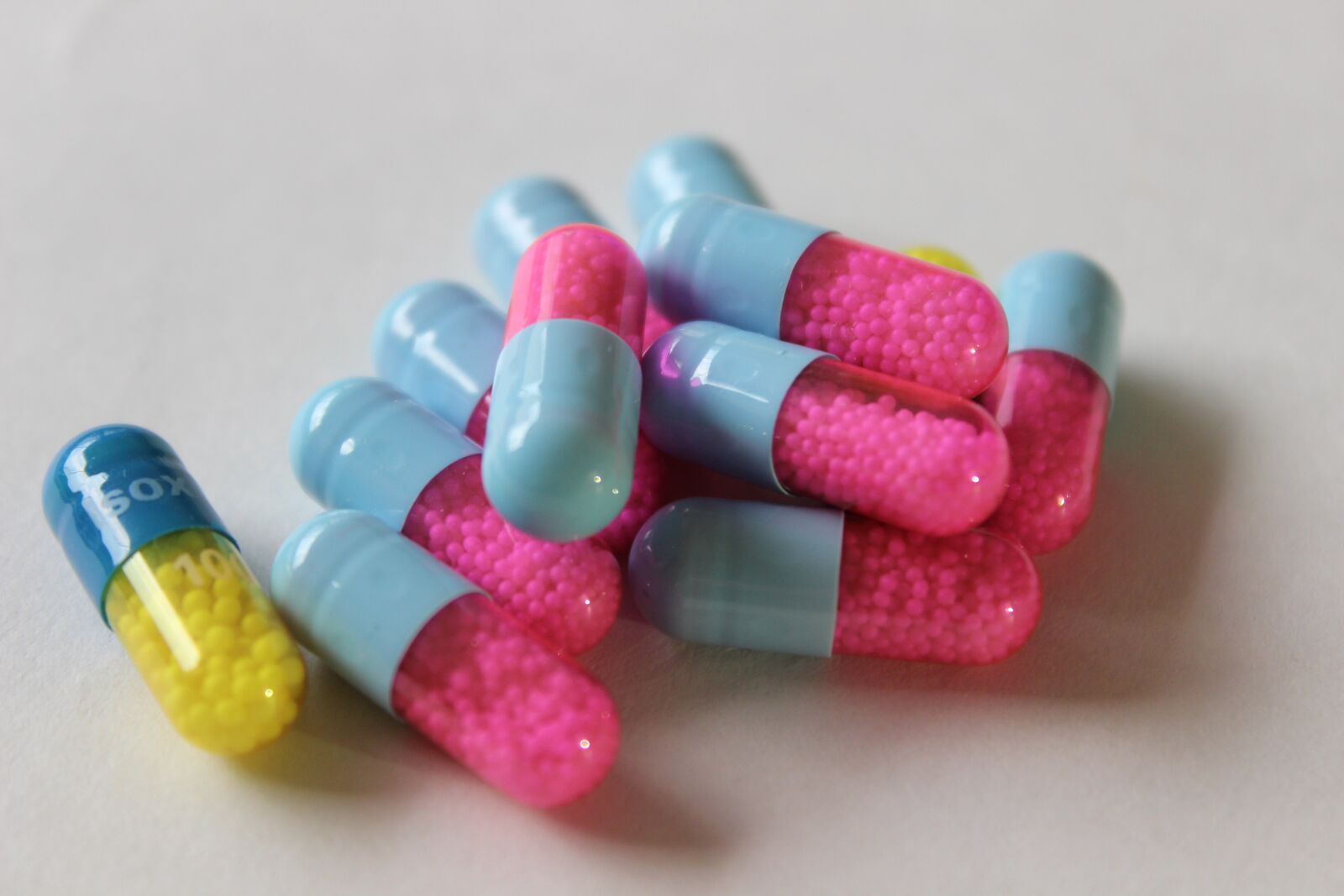 Canon EOS 600D (Rebel EOS T3i / EOS Kiss X5) sample photo. Medicine, pills, bless you photography