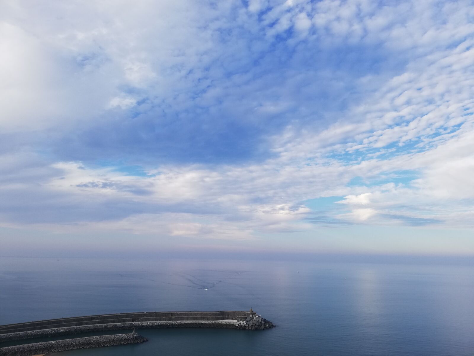 HUAWEI P20 lite sample photo. Clouds, sea, country photography