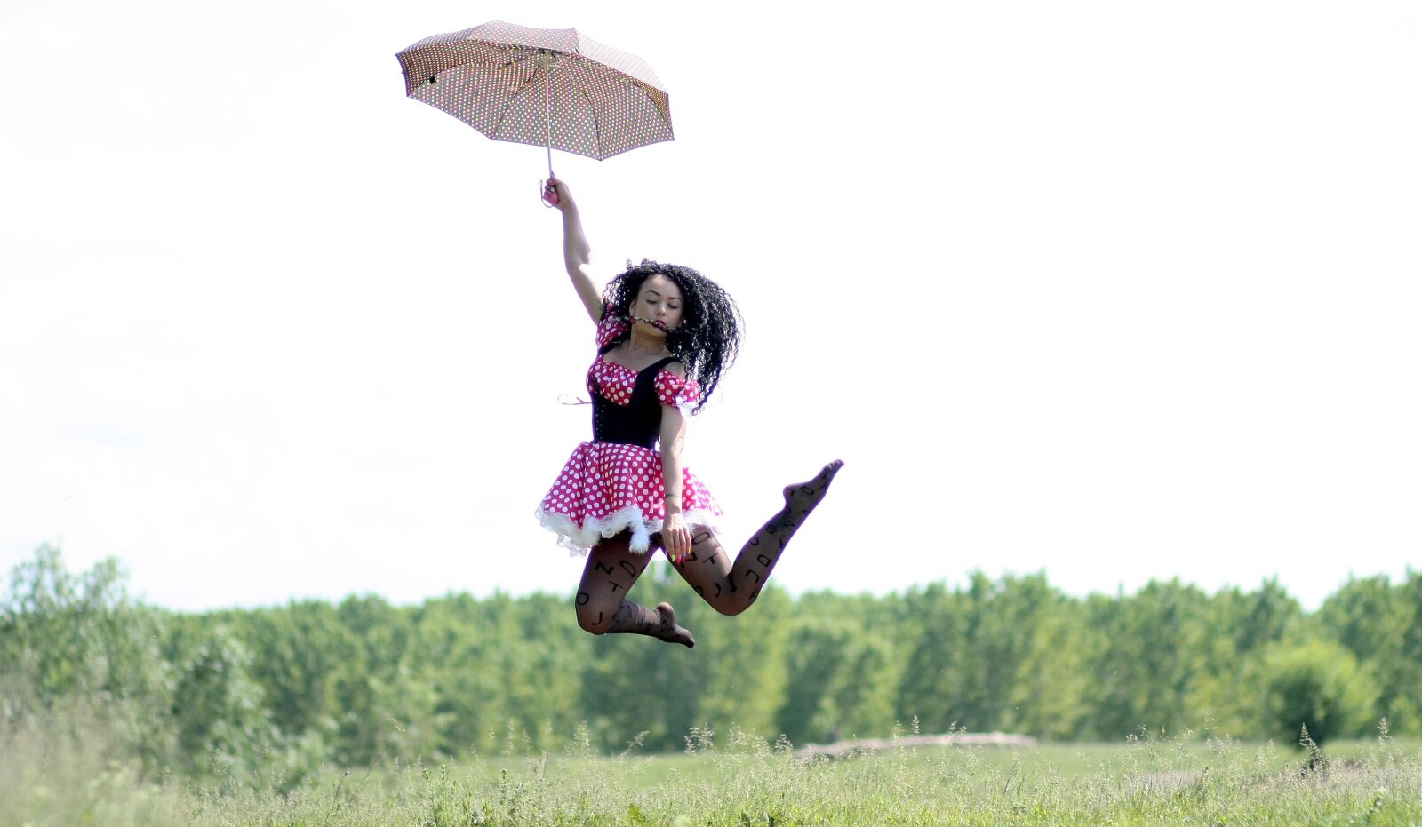 Canon EOS 450D (EOS Rebel XSi / EOS Kiss X2) sample photo. Girl, umbrella, bounce photography