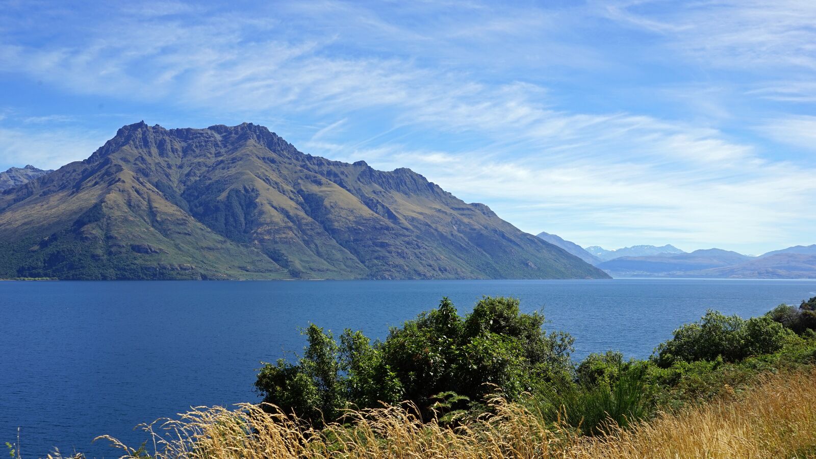 Sony a7 + Sony FE 24-240mm F3.5-6.3 OSS sample photo. Lake wakatipu, new zealand photography