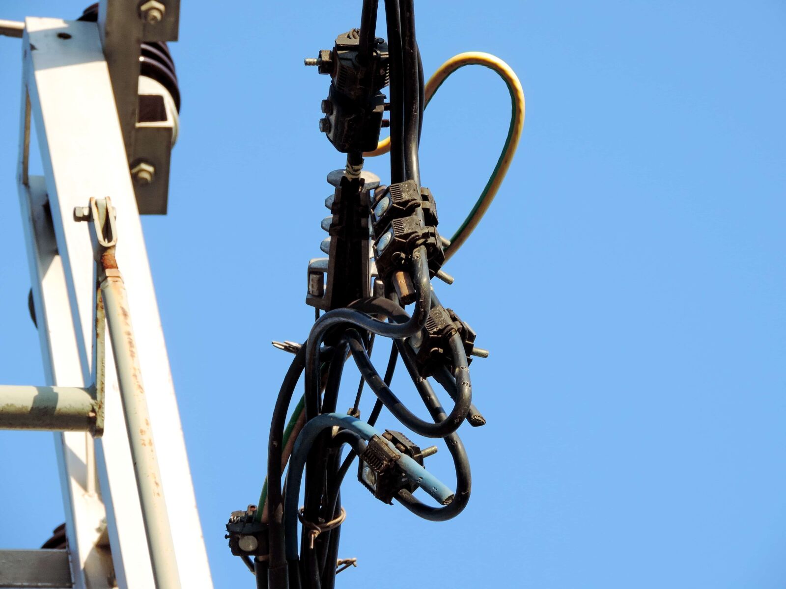 Nikon Coolpix P520 sample photo. Voltage, steel, iron, outdoors photography
