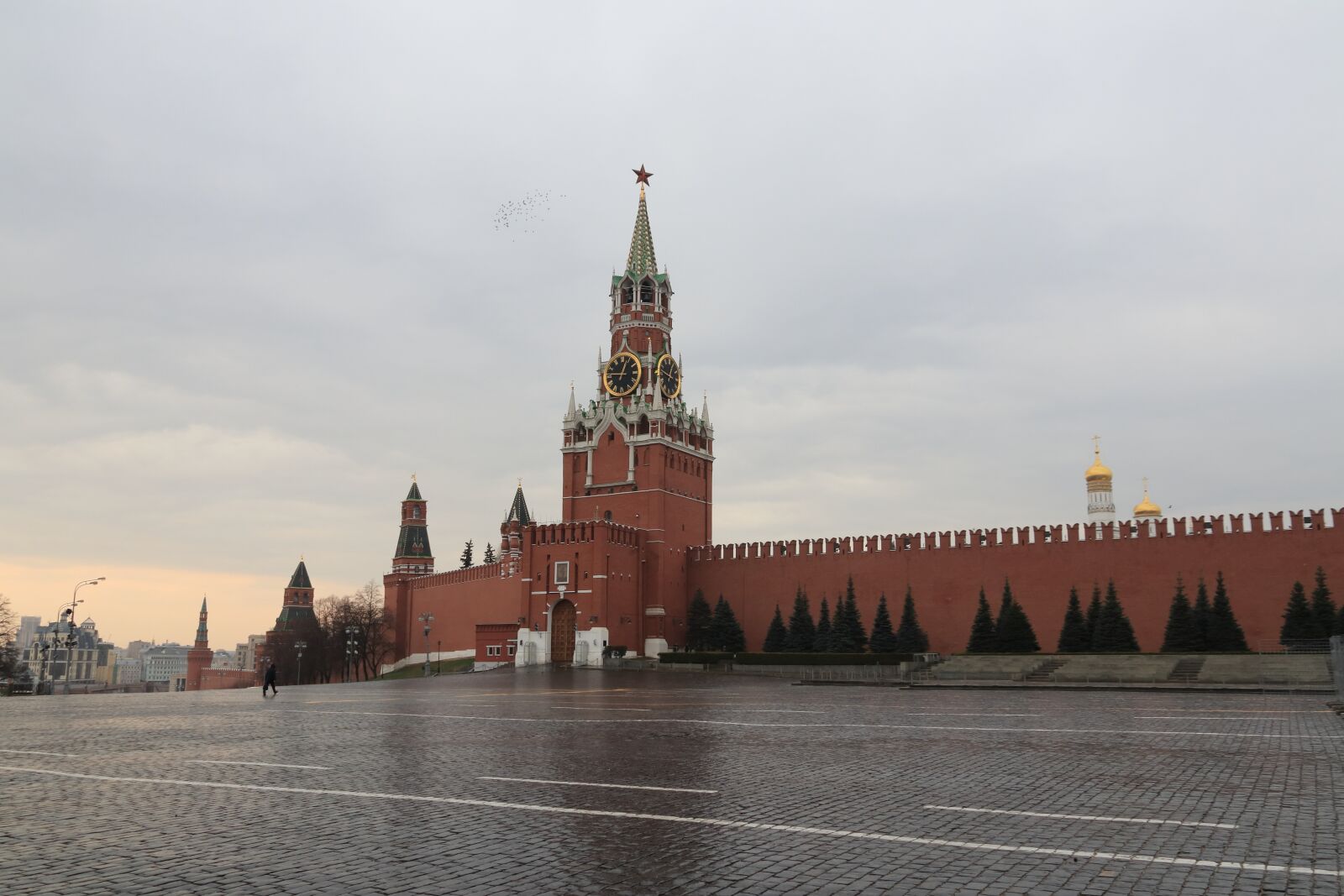 Canon EOS 77D (EOS 9000D / EOS 770D) sample photo. Moscow, isolation, void photography