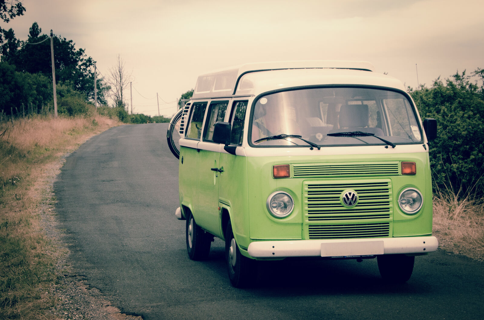 Nikon D7000 sample photo. Green, and, white, volkswagen photography