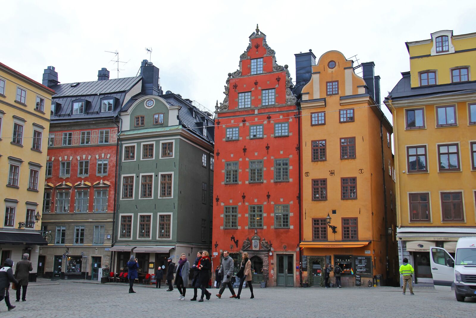 Canon EF-S 18-200mm F3.5-5.6 IS sample photo. Gamla stan, old town photography