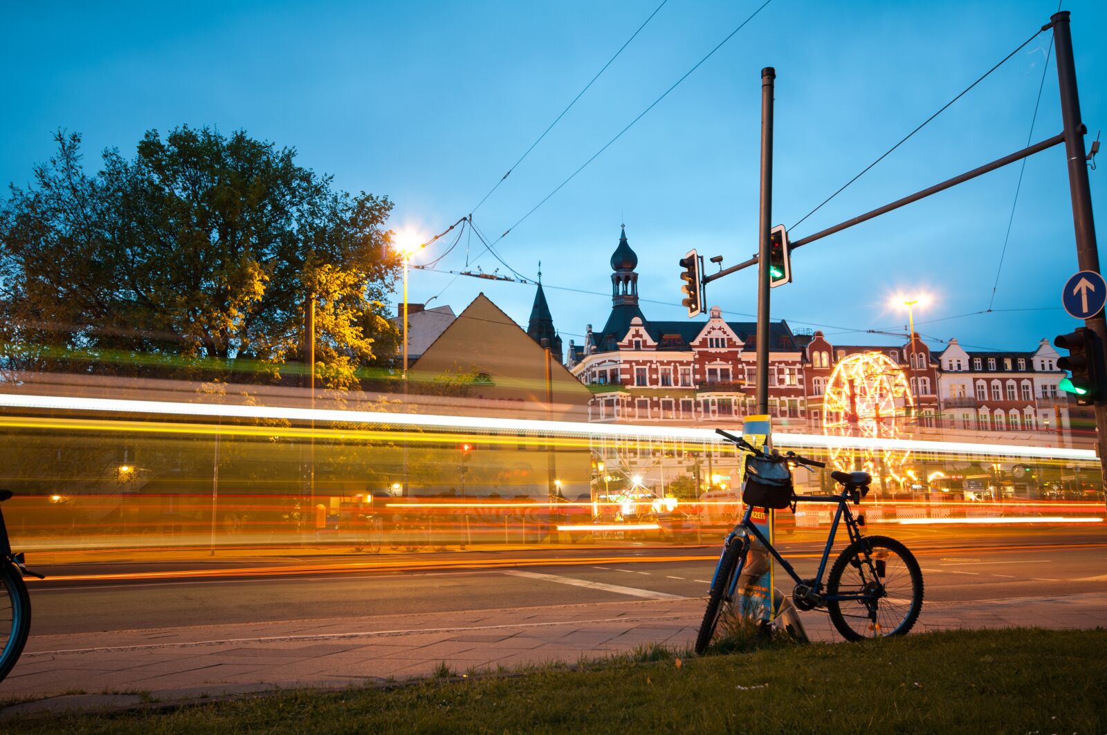 Nikon D300S sample photo. Transportation system, road, traffic photography