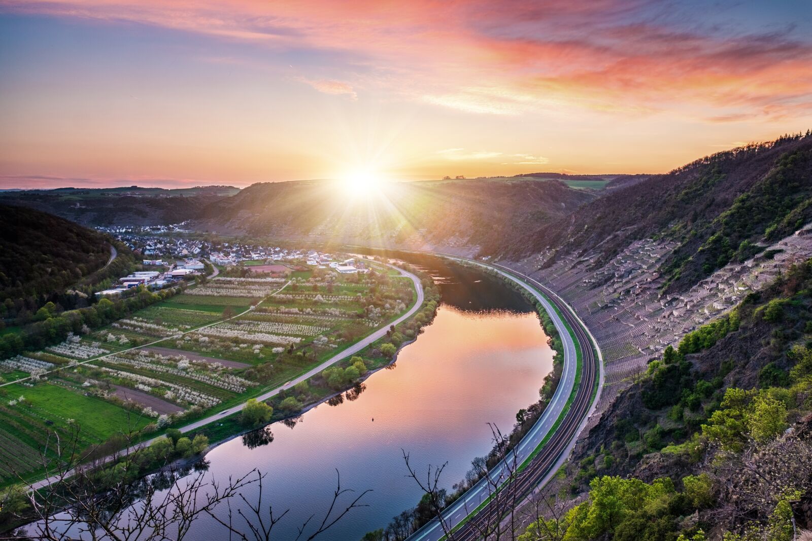 Fujifilm X-T2 + Fujifilm XF 16mm F1.4 R WR sample photo. River, water, mirroring photography