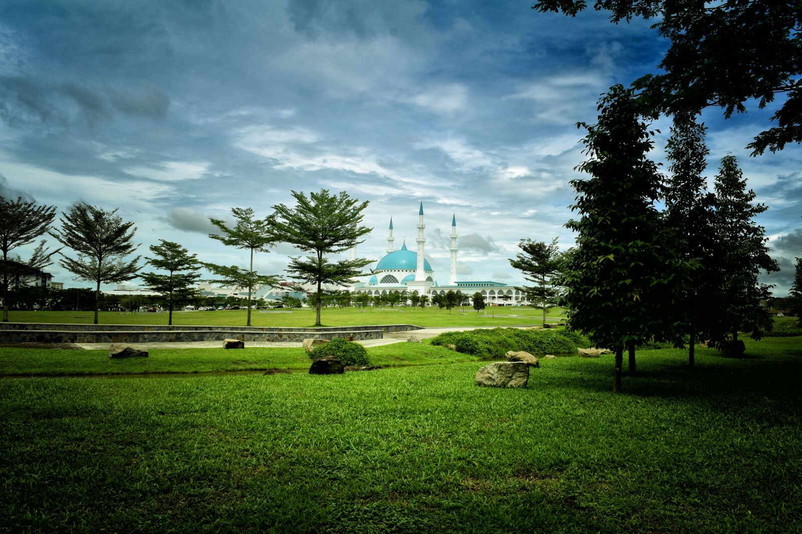 Nikon D5500 sample photo. Mosque, prayers, green photography