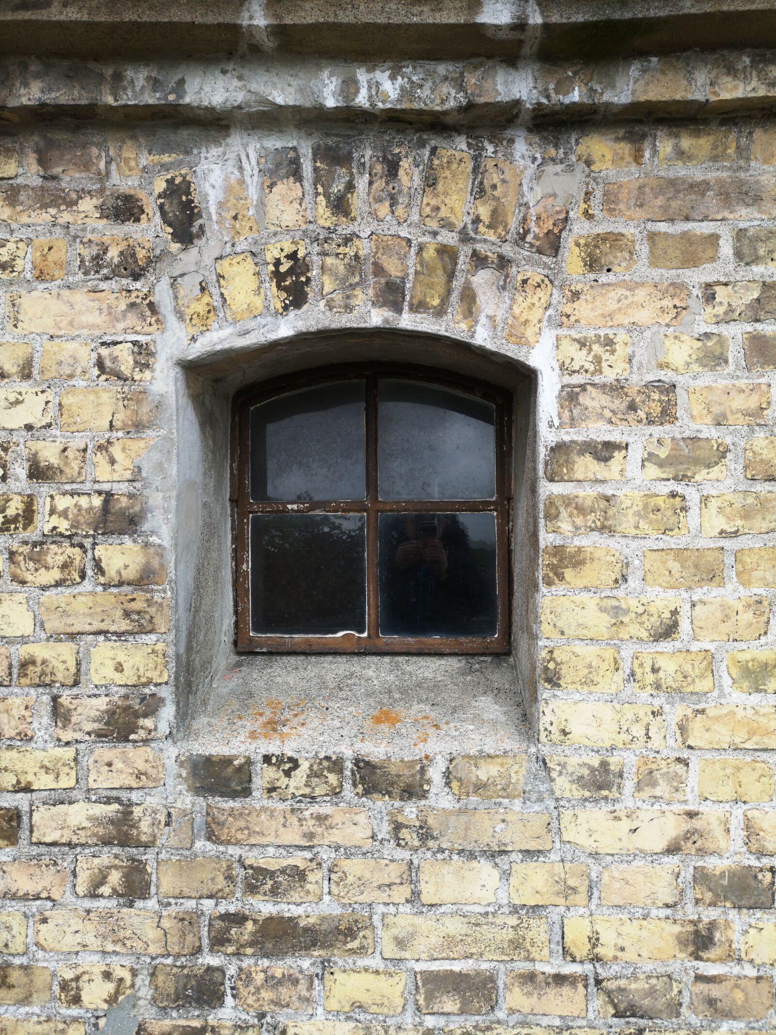 HUAWEI CLT-L29 sample photo. Wall, window, background photography