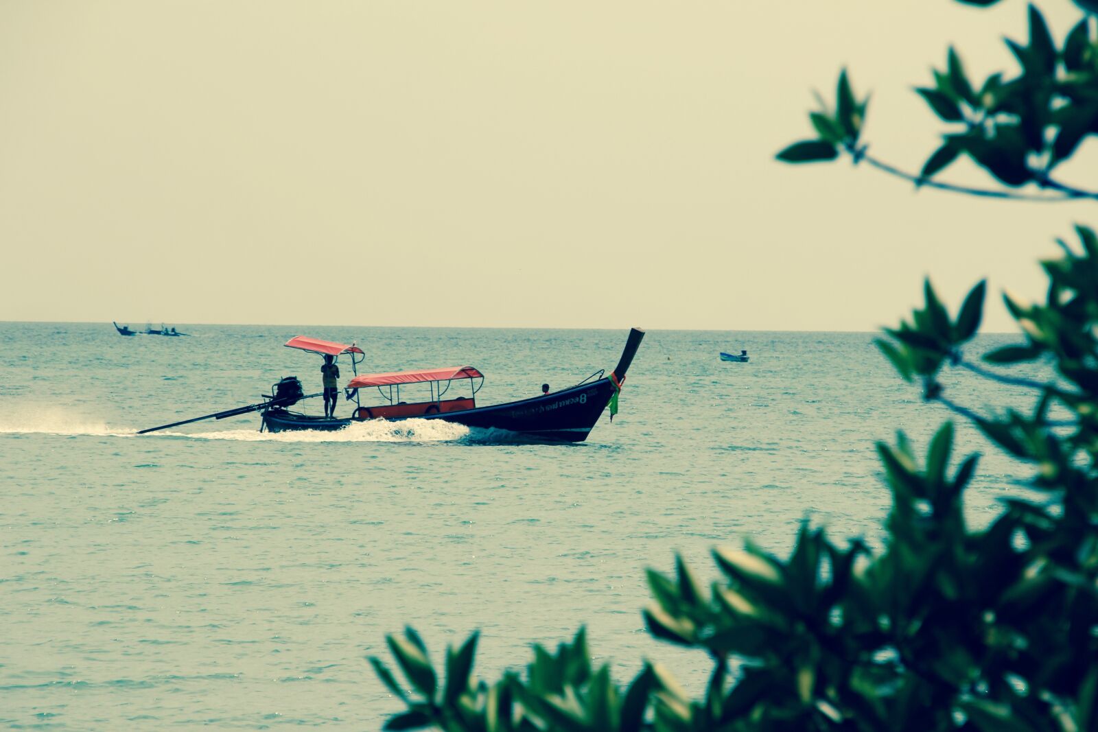 Canon EOS 60D sample photo. Boat, lake, ocean photography