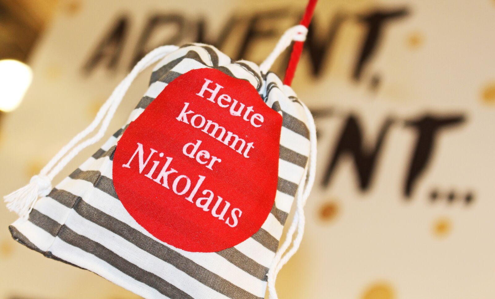 Canon EOS 700D (EOS Rebel T5i / EOS Kiss X7i) sample photo. Nicholas, christmas calendar, christmas photography