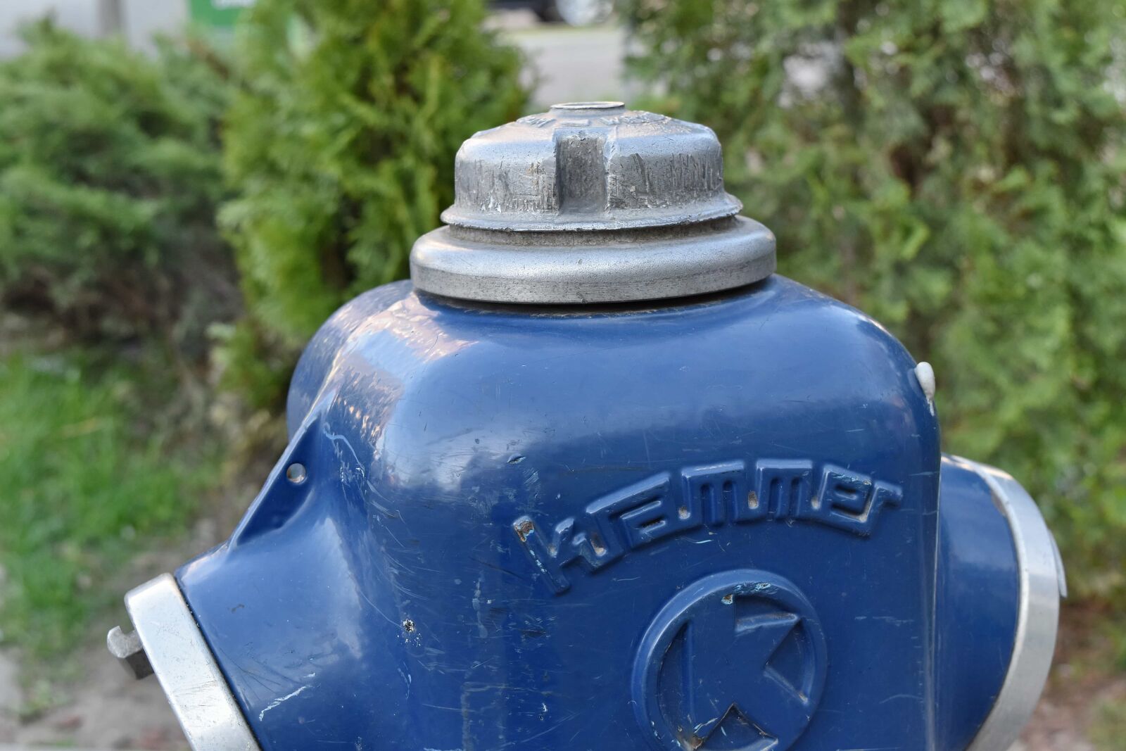 Nikon D5500 sample photo. Alloy, blue, cast iron photography