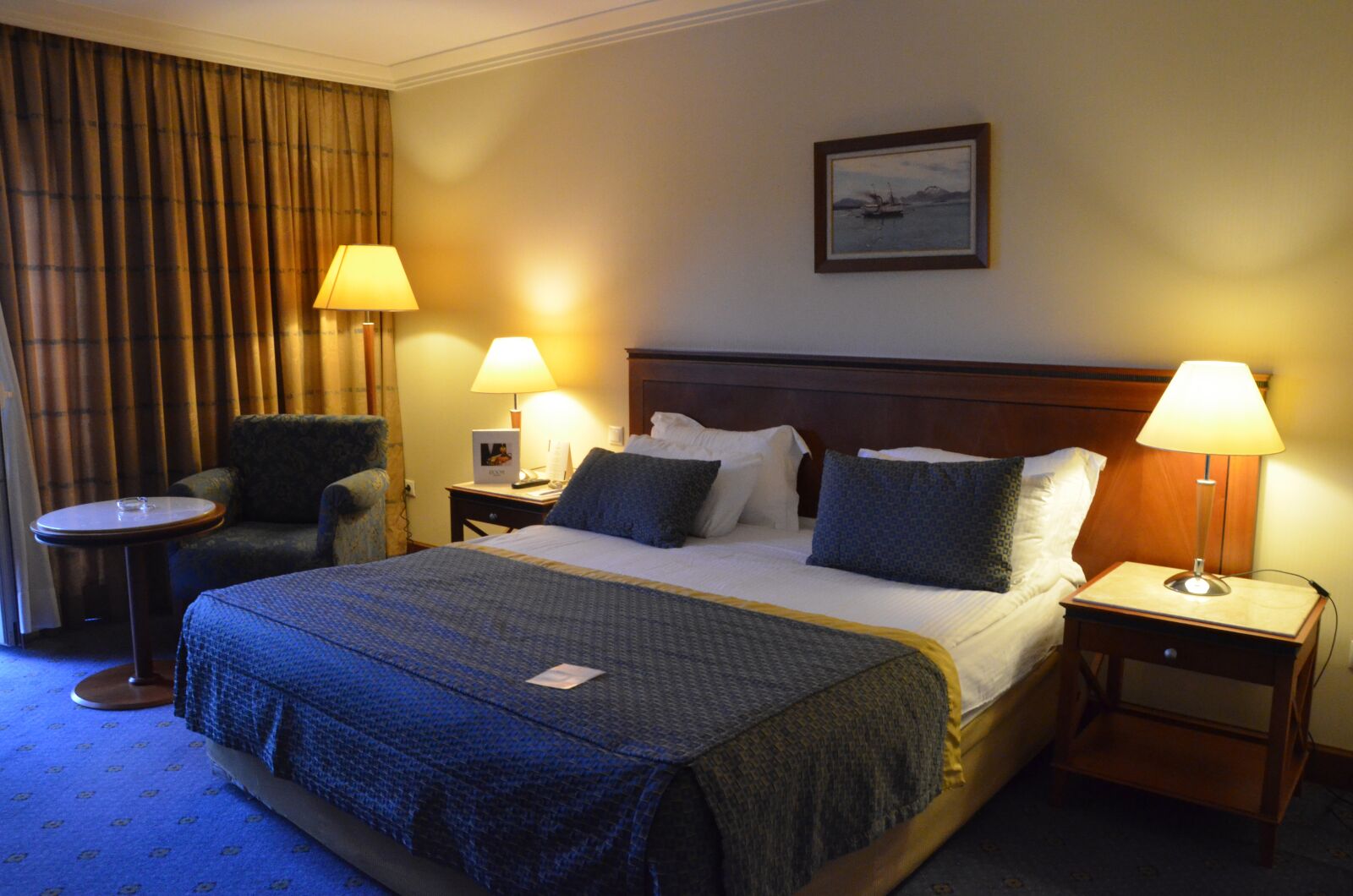 Nikon D7000 sample photo. Bed, hotels, hotel rooms photography