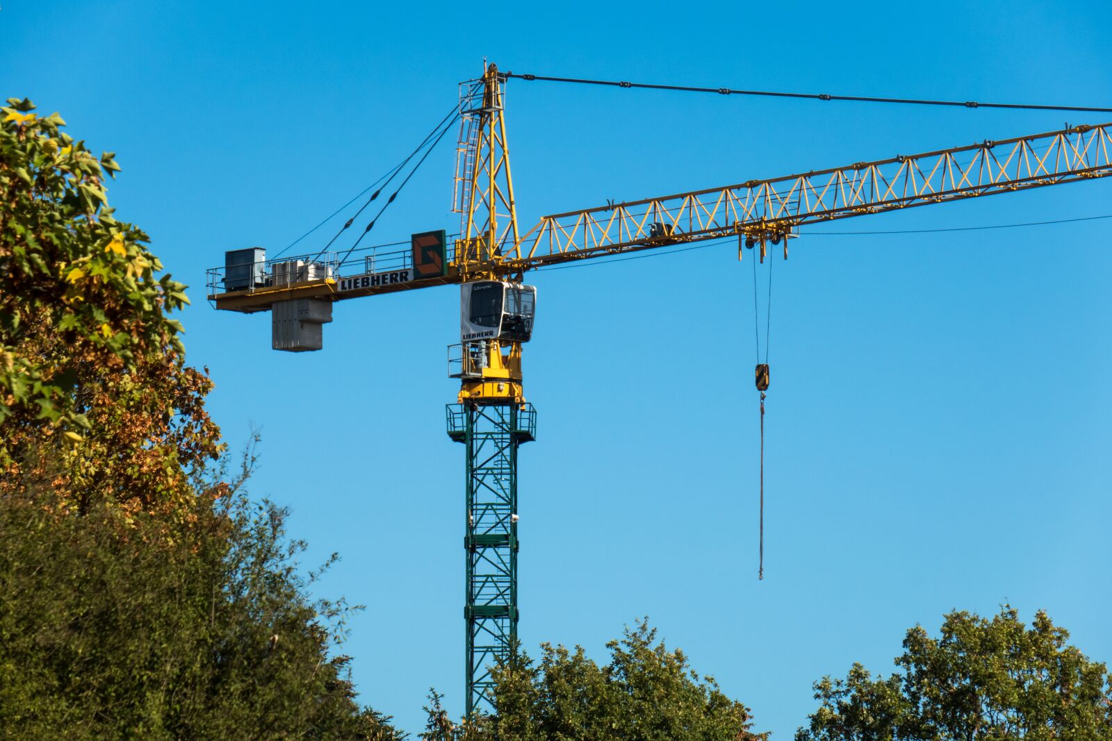 Canon PowerShot G3 X sample photo. Crane, baukran, crane cab photography