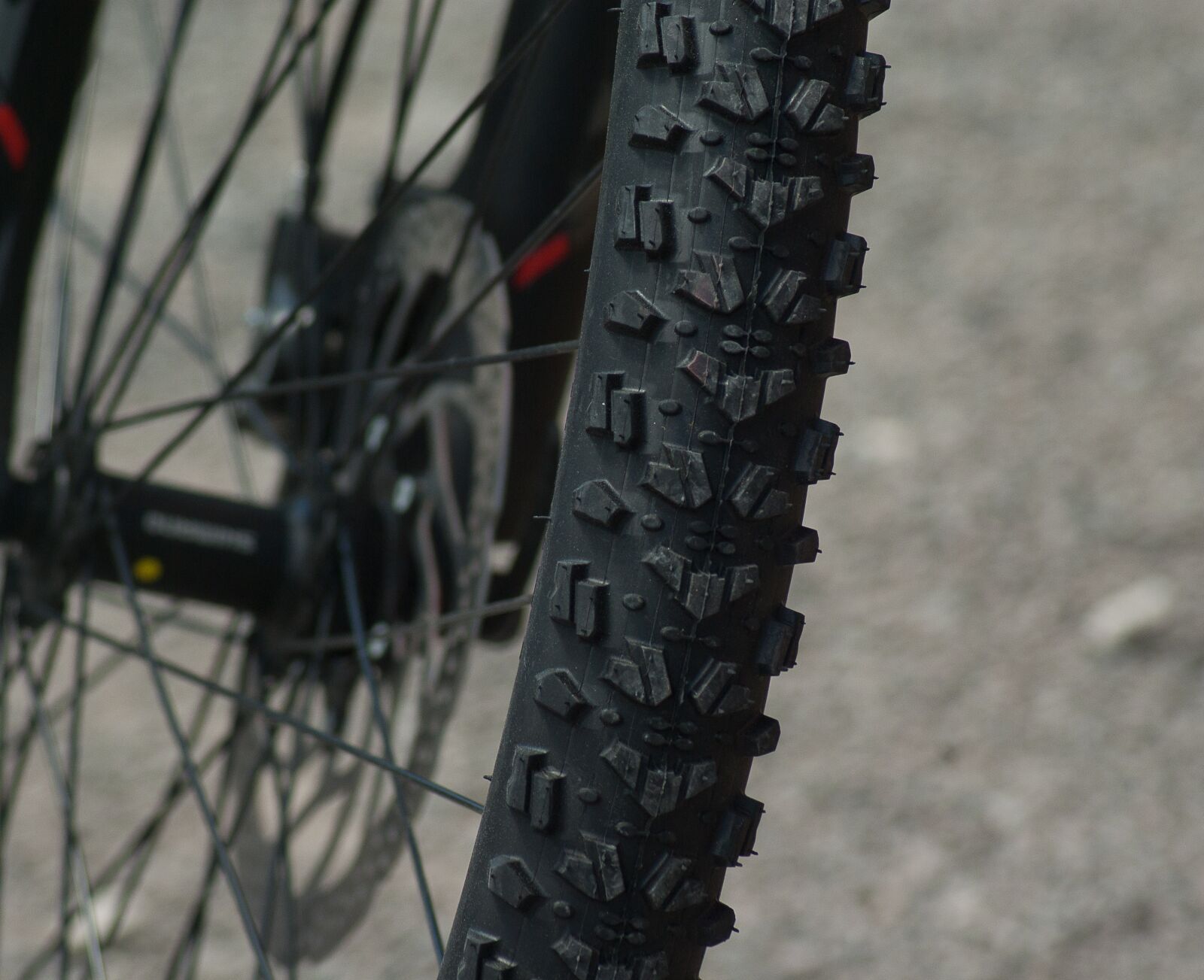 Tamron AF 70-300mm F4-5.6 Di LD Macro sample photo. Mountain biking, wheel, tire photography