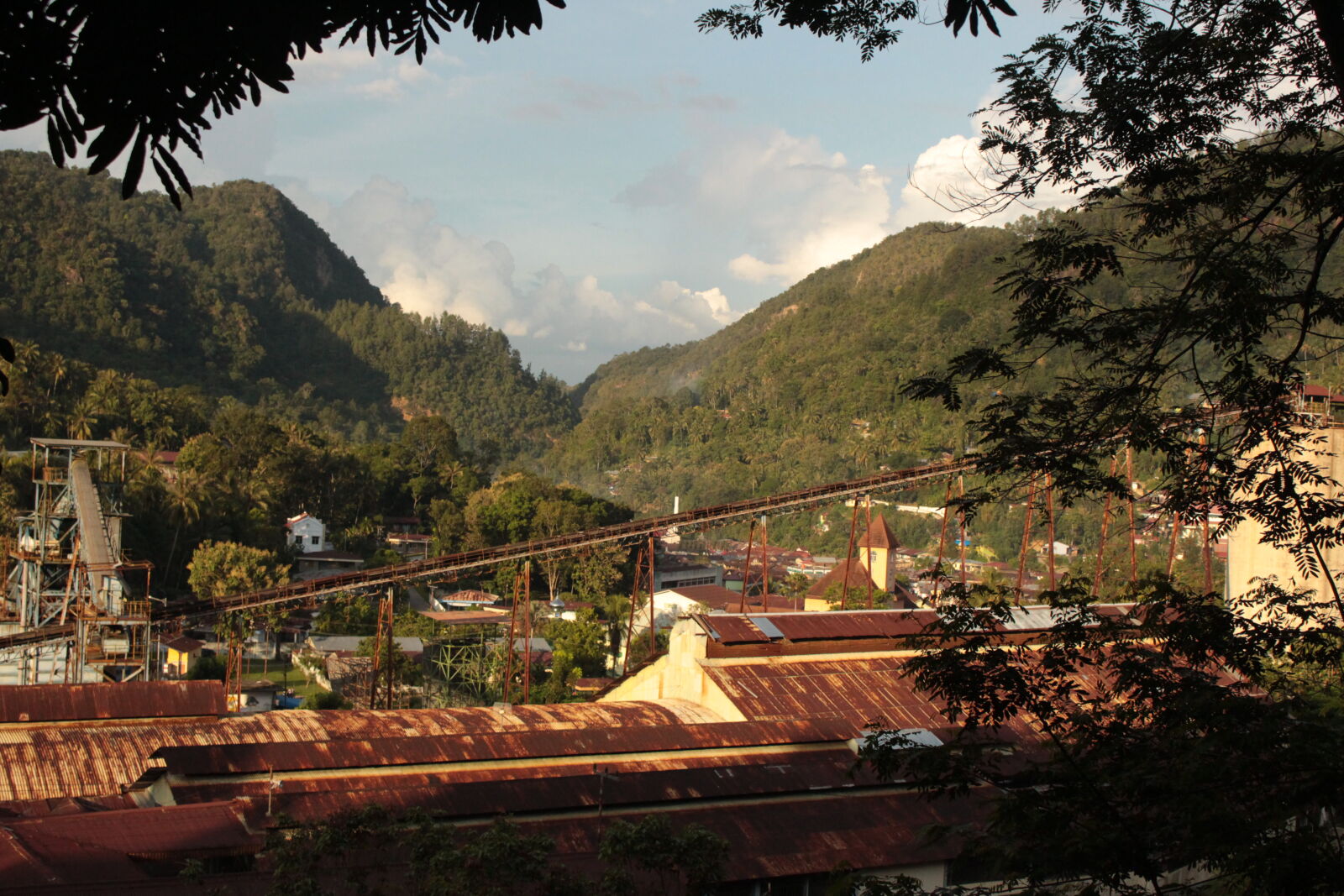 Canon EOS 100D (EOS Rebel SL1 / EOS Kiss X7) sample photo. Sawahlunto photography
