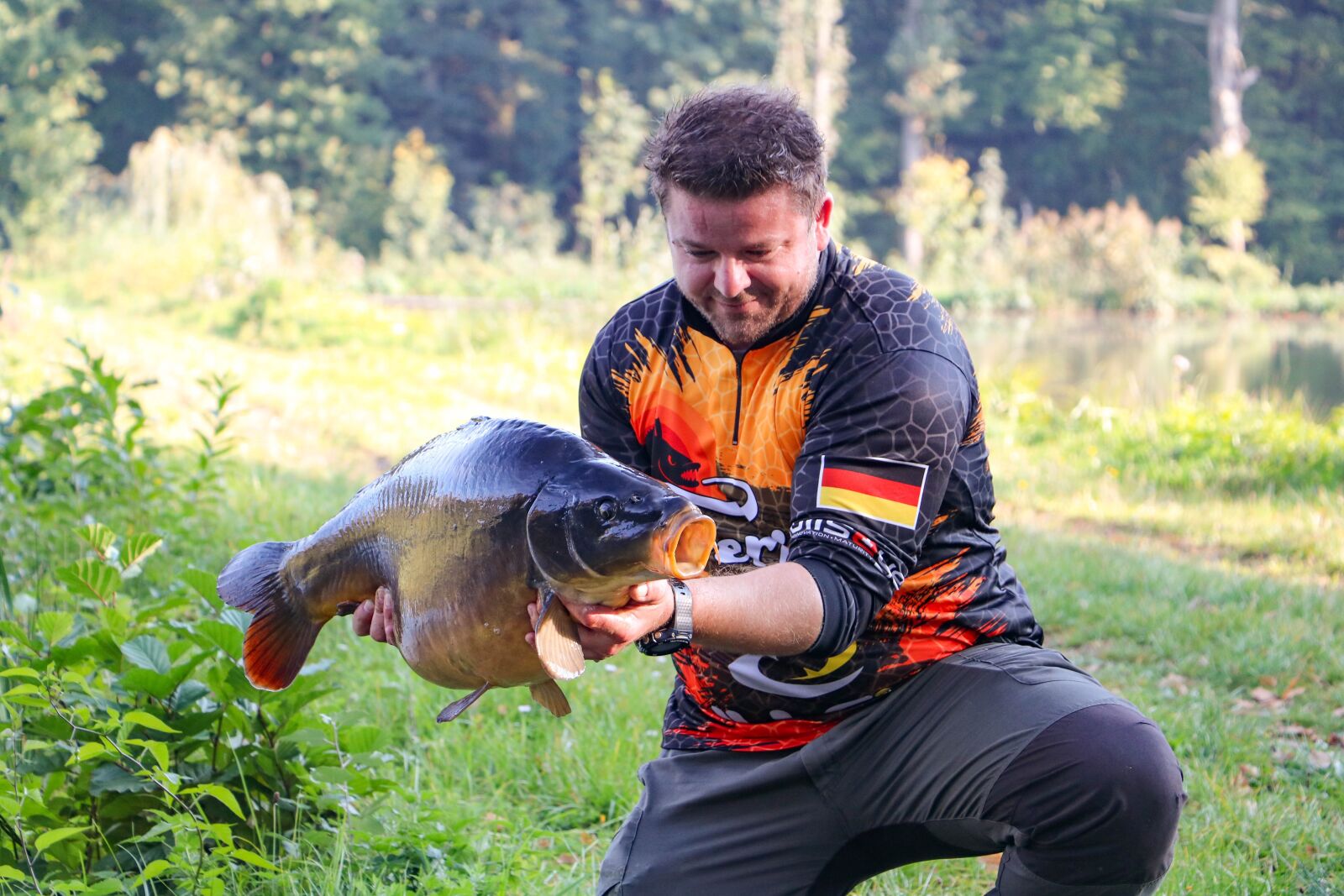 Canon EOS 750D (EOS Rebel T6i / EOS Kiss X8i) sample photo. Carp, angler, fish photography