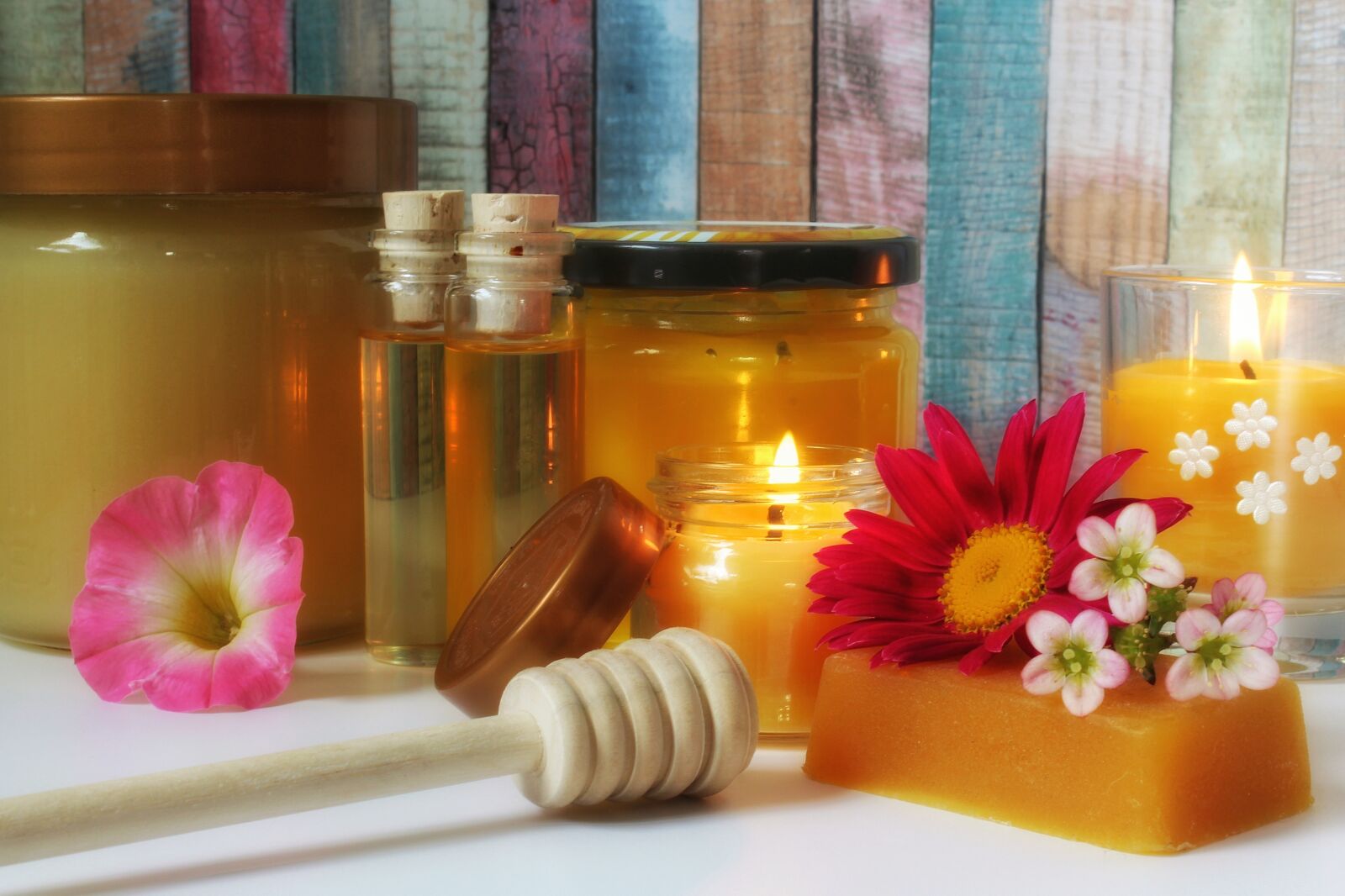 Canon EOS 1300D (EOS Rebel T6 / EOS Kiss X80) sample photo. Honey products, honey, beeswax photography