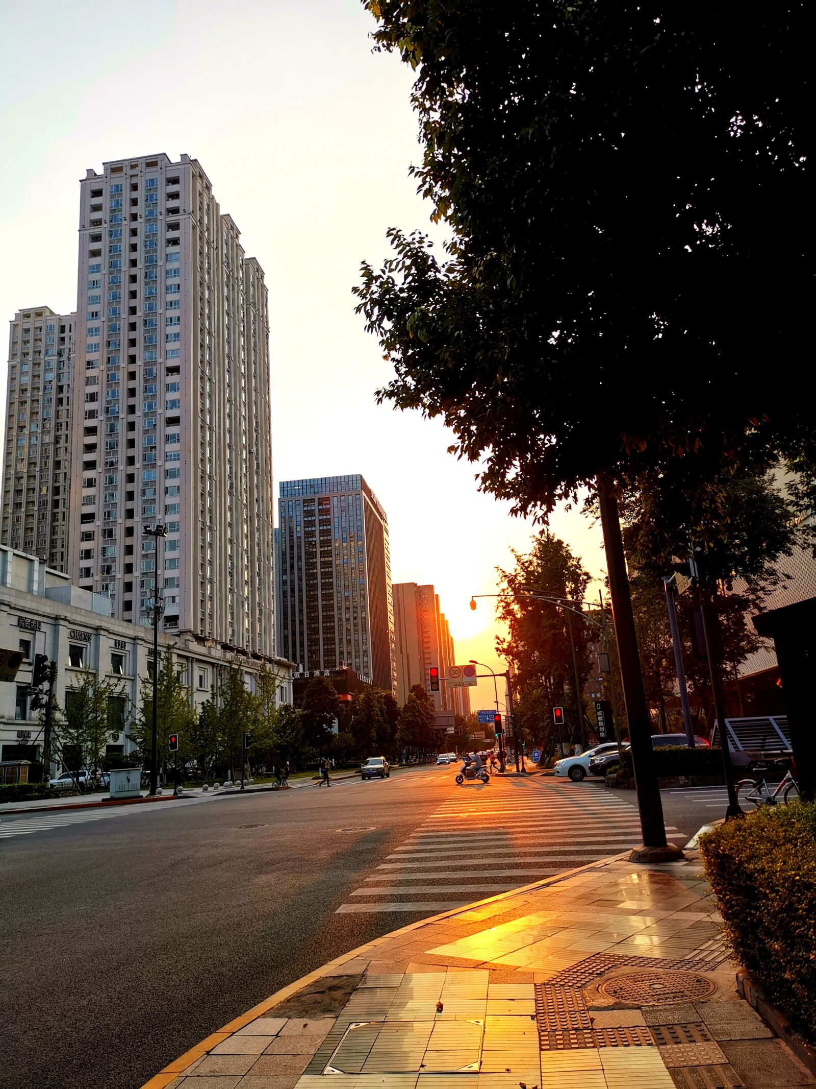 HUAWEI Mate 20 Pro sample photo. City, twilight, sky photography