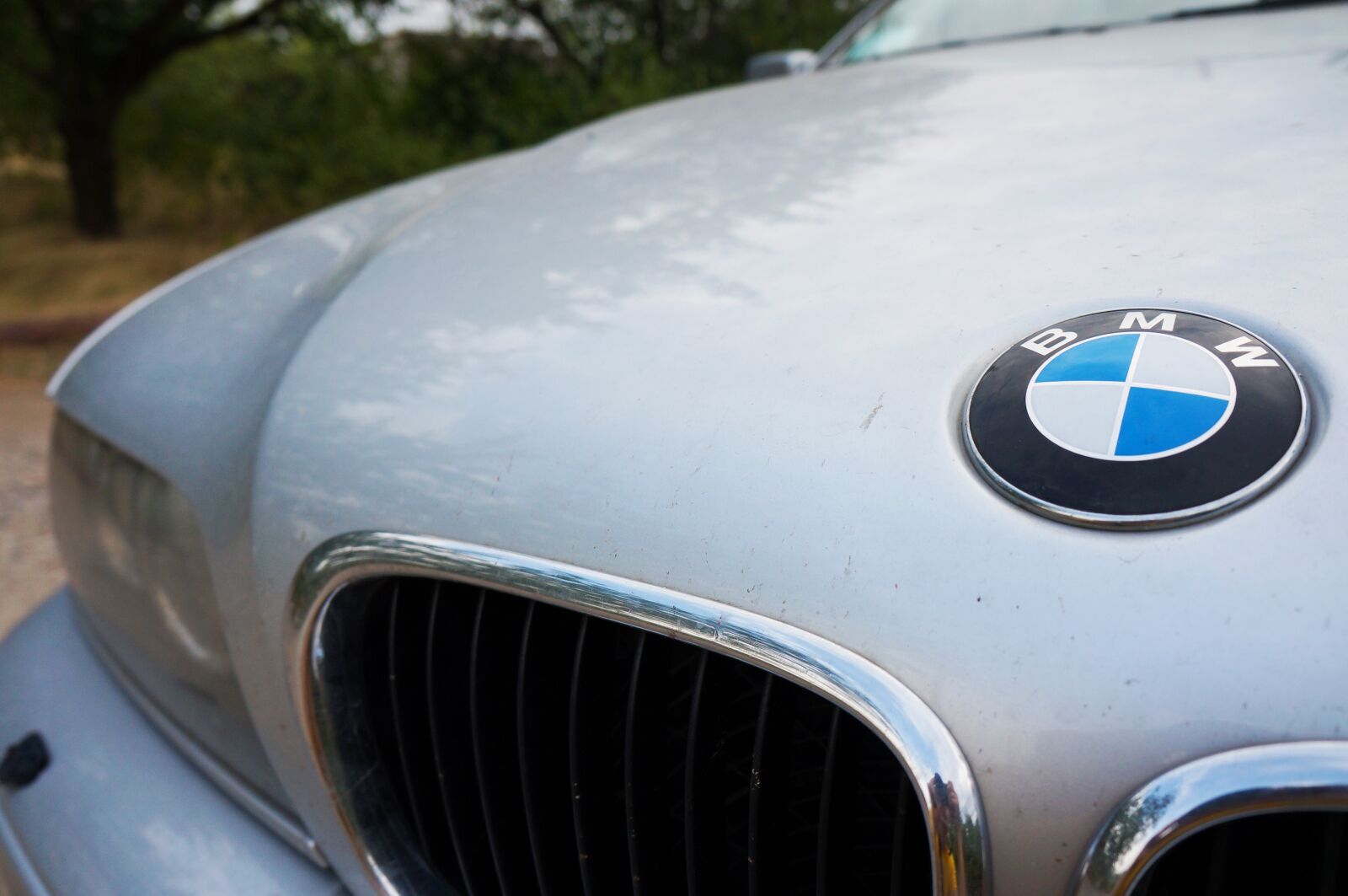 Sony Alpha NEX-F3 + Sony E 18-55mm F3.5-5.6 OSS sample photo. Bmw, car, machine photography