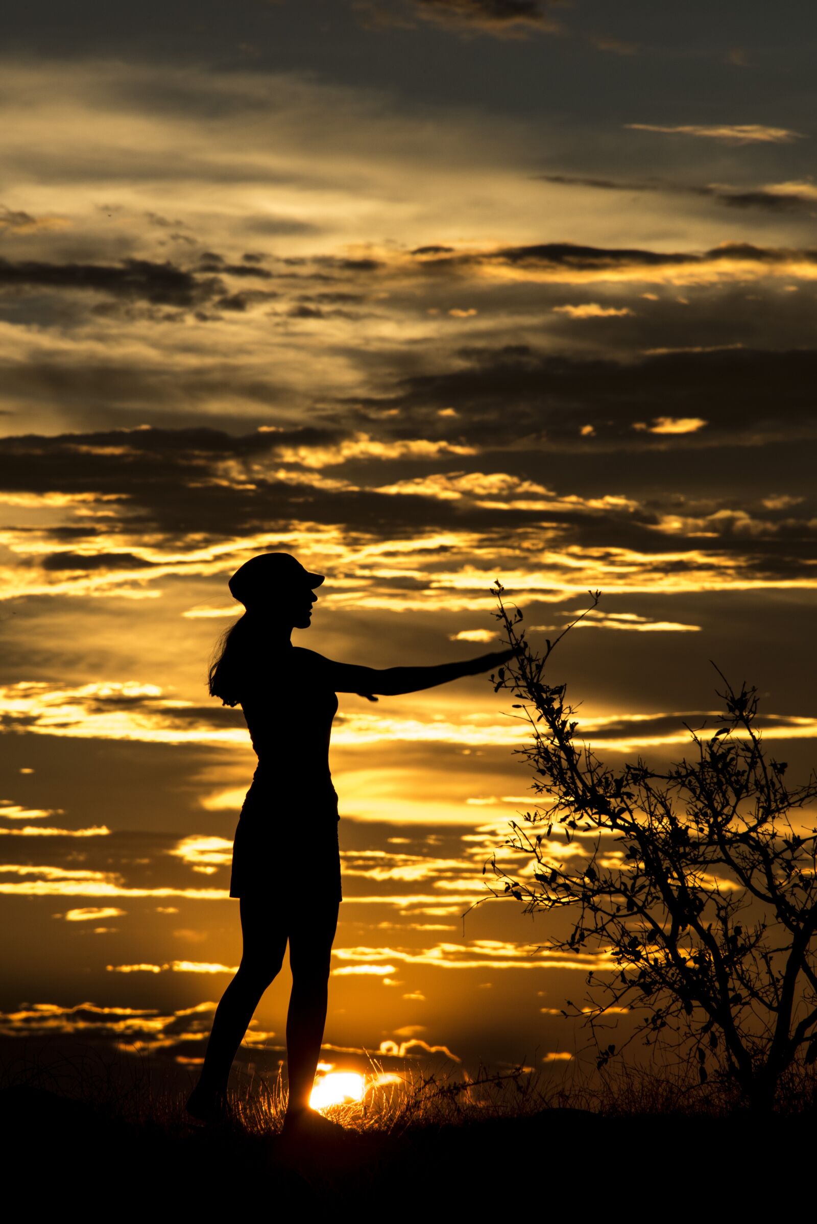 Nikon D810 sample photo. Girl, horizon, sunset photography
