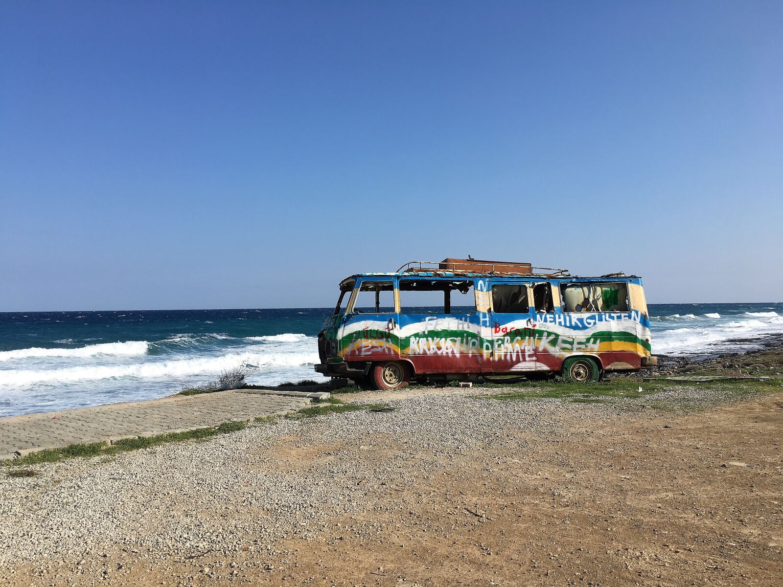 Apple iPhone 6s sample photo. Beach, bus, sea photography