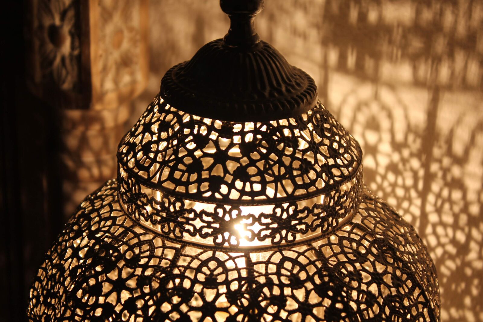 Canon EOS 550D (EOS Rebel T2i / EOS Kiss X4) sample photo. Lamp, light, cozy photography