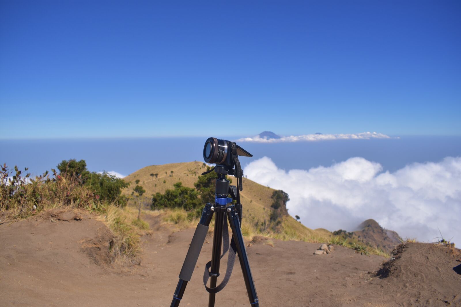 Nikon D3400 sample photo. Tripod, peak, top photography