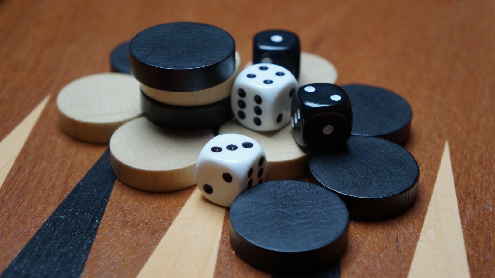 Sony Alpha a3000 sample photo. Backgammon, board game, cube photography