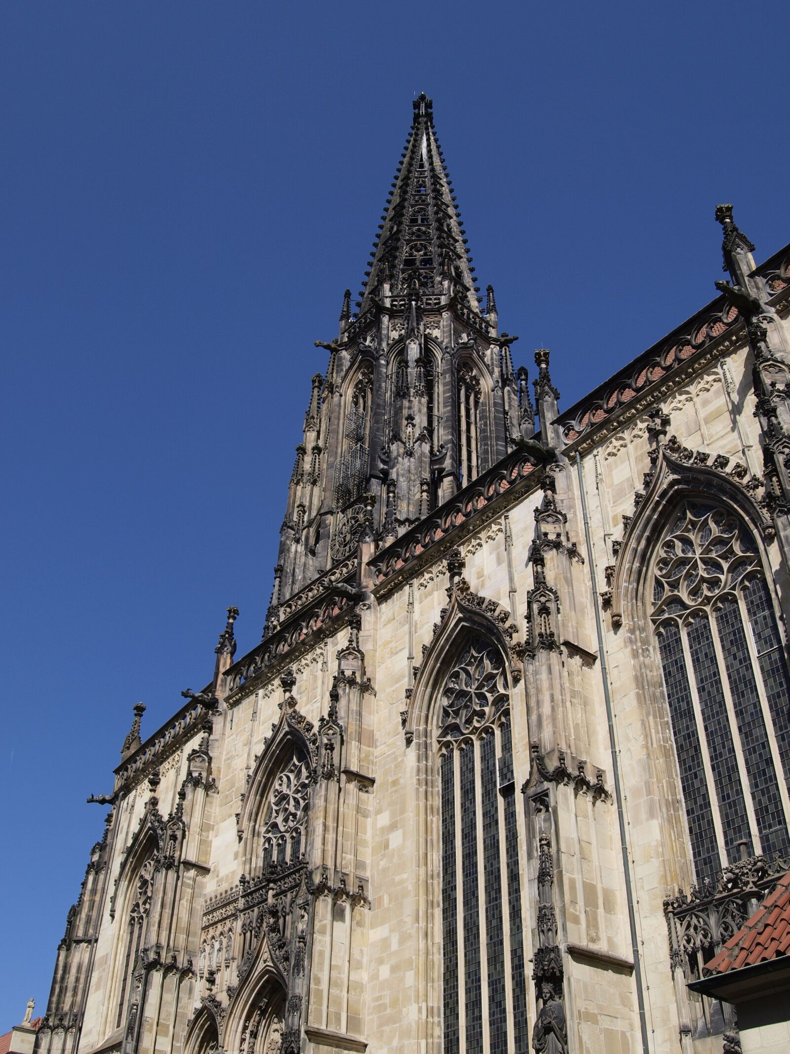 Olympus E-420 (EVOLT E-420) sample photo. Church, dom, window photography