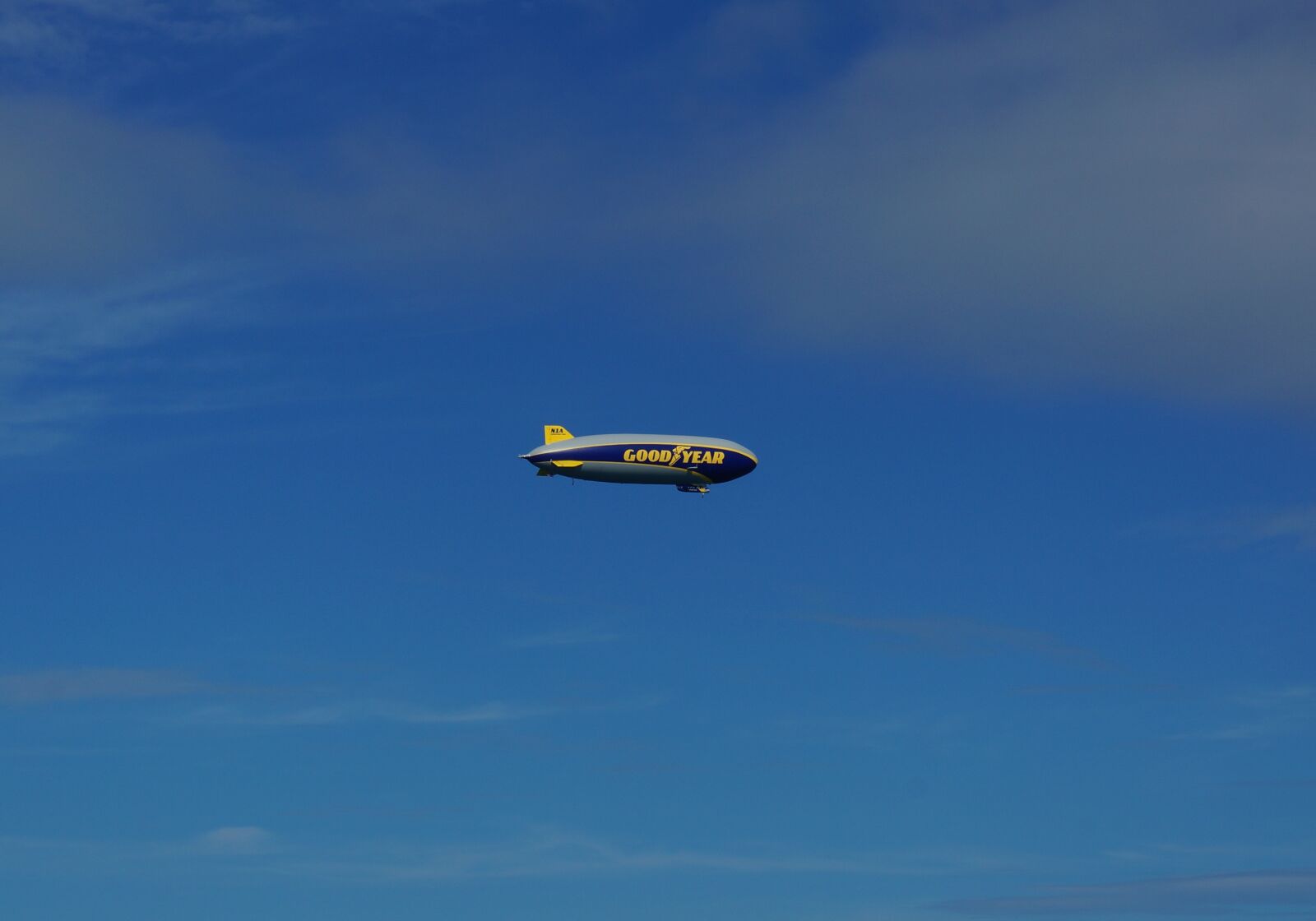 Sony Alpha NEX-5R + Sony E 18-55mm F3.5-5.6 OSS sample photo. Airship, goodyear, blimp photography