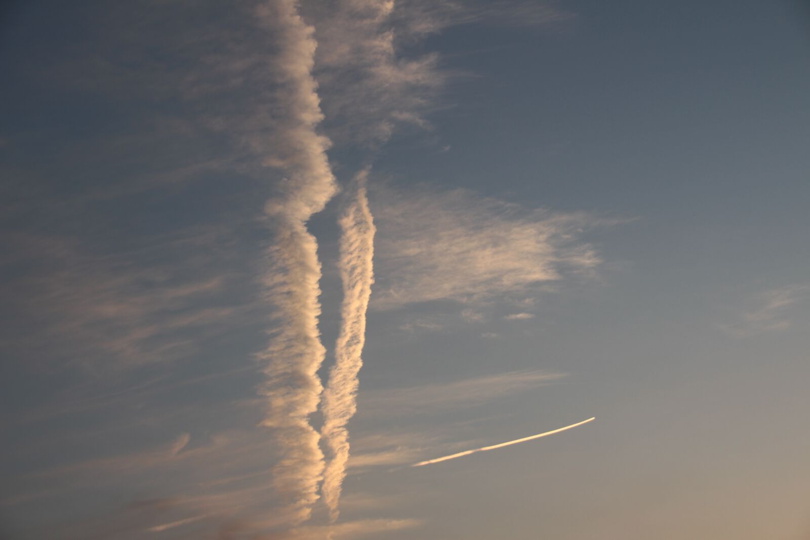 Canon EOS 700D (EOS Rebel T5i / EOS Kiss X7i) sample photo. Sky, white cloud, background photography