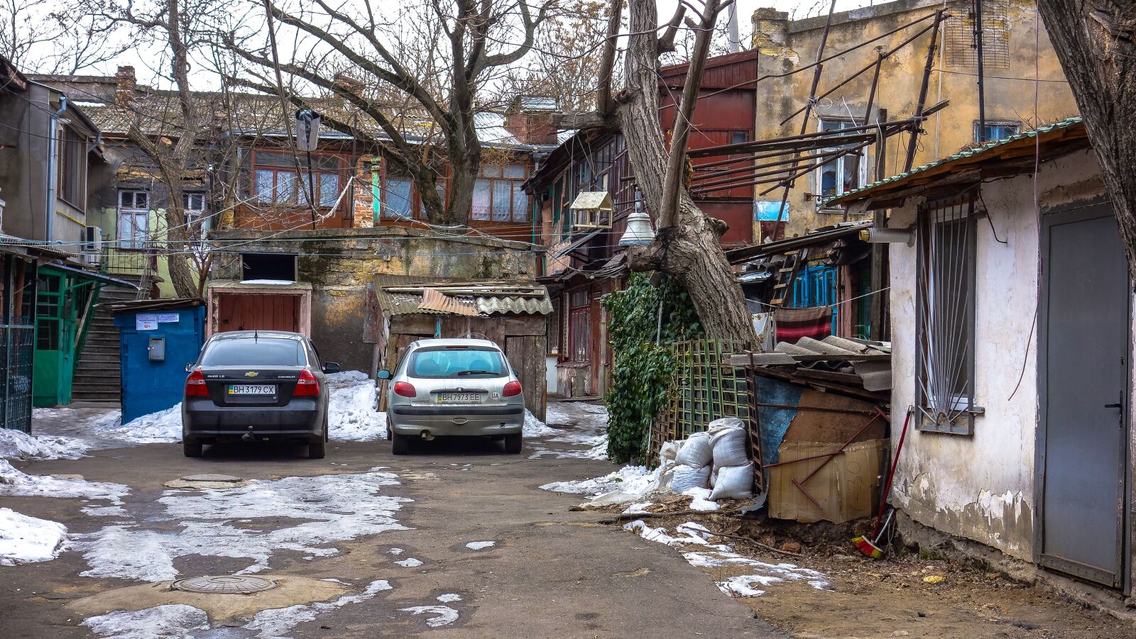 Sony Cyber-shot DSC-RX100 sample photo. Odessa, yard, machinery photography