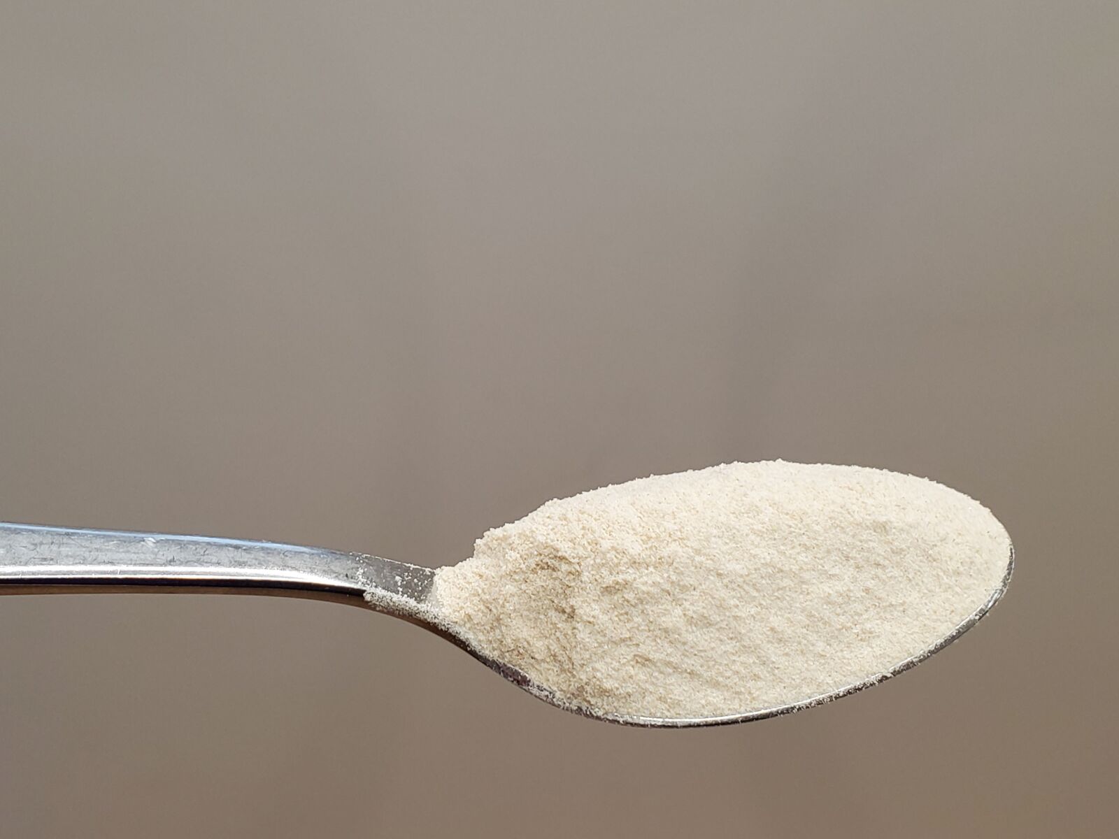 Samsung Galaxy S10+ sample photo. Powder, spoon, table photography