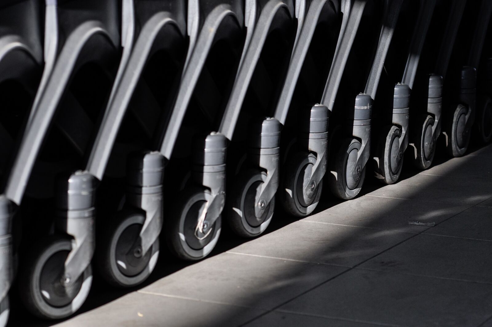 Nikon D90 sample photo. Trolleys, wheels, line photography