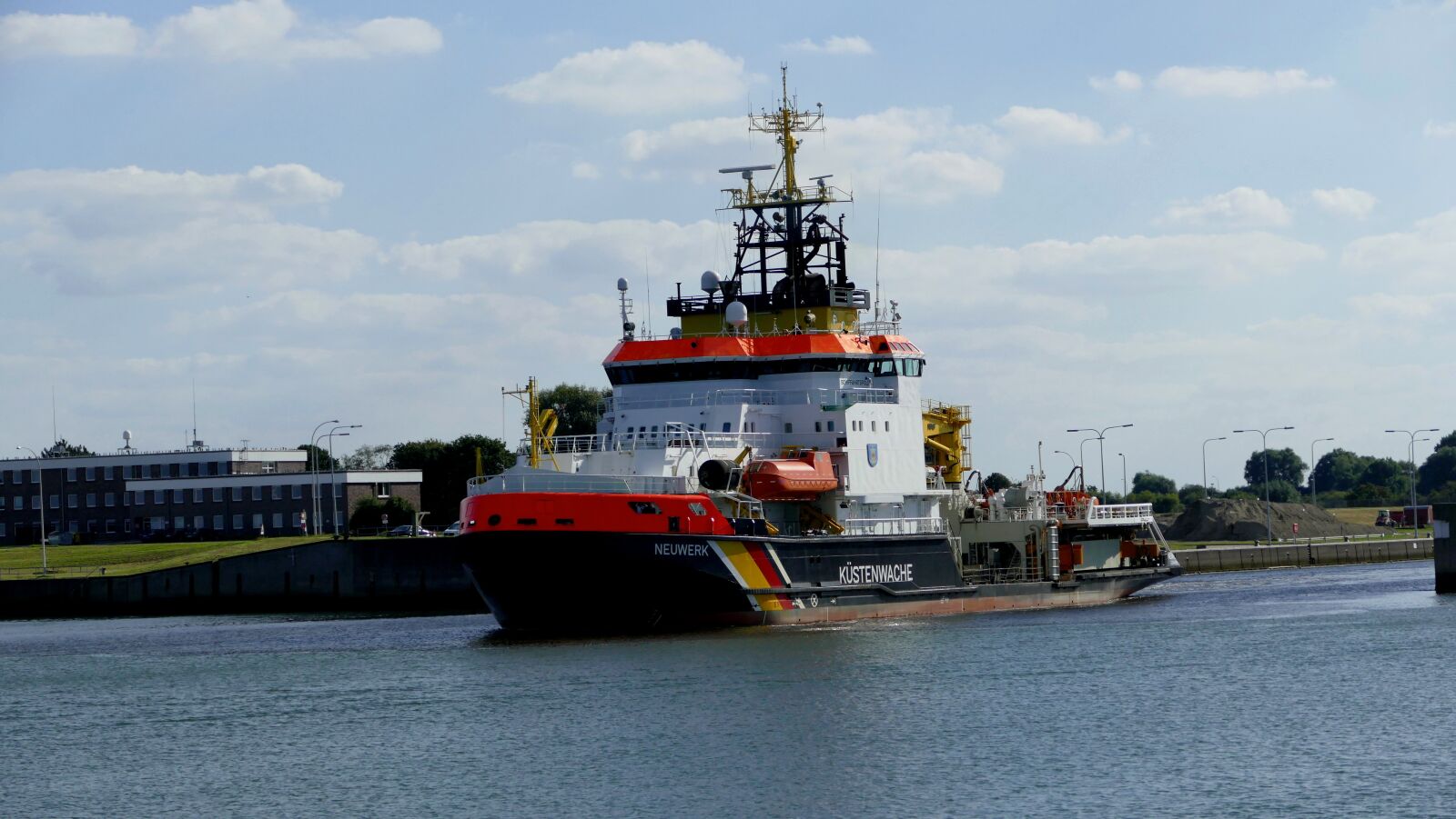 Panasonic Lumix DMC-FZ1000 sample photo. Ship, coast guard, wilhelmshaven photography