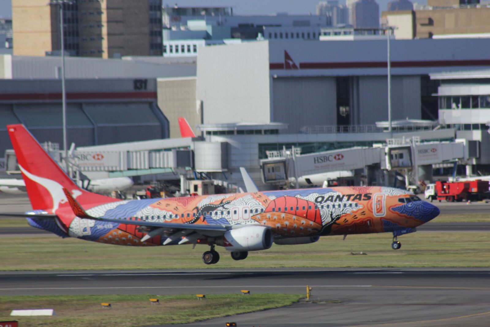 Canon EOS 60D sample photo. Qantas, plane, aboriginal photography