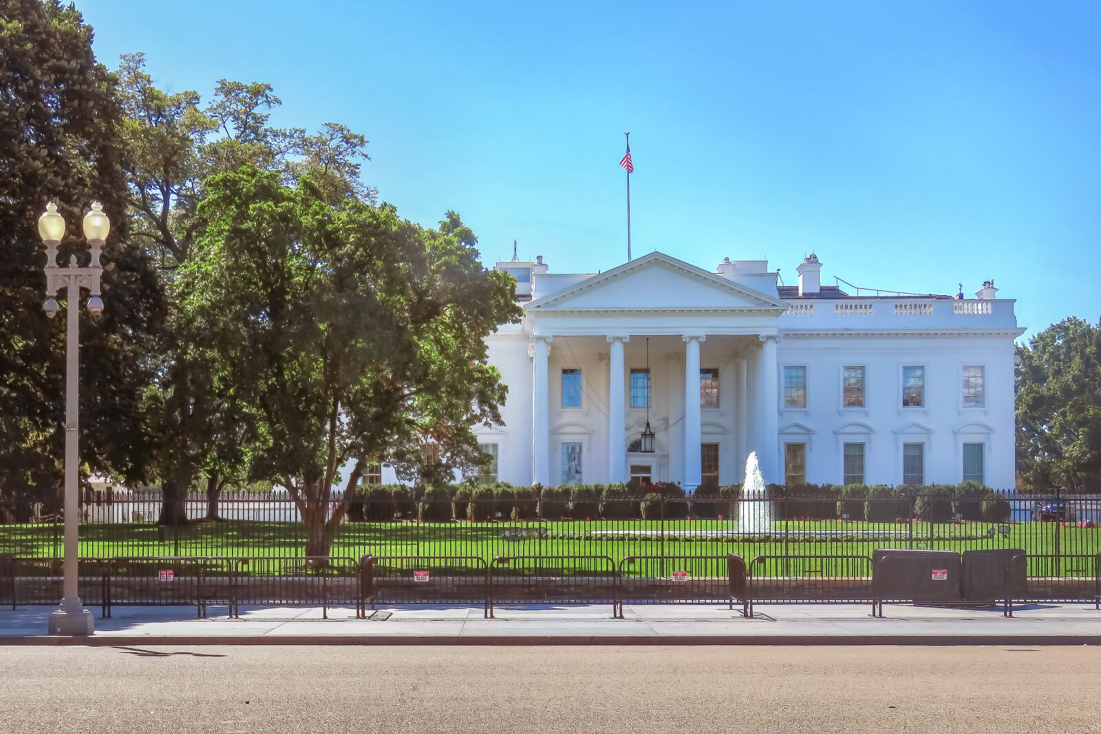 Canon PowerShot SX60 HS sample photo. Landmark, landscape, white house photography