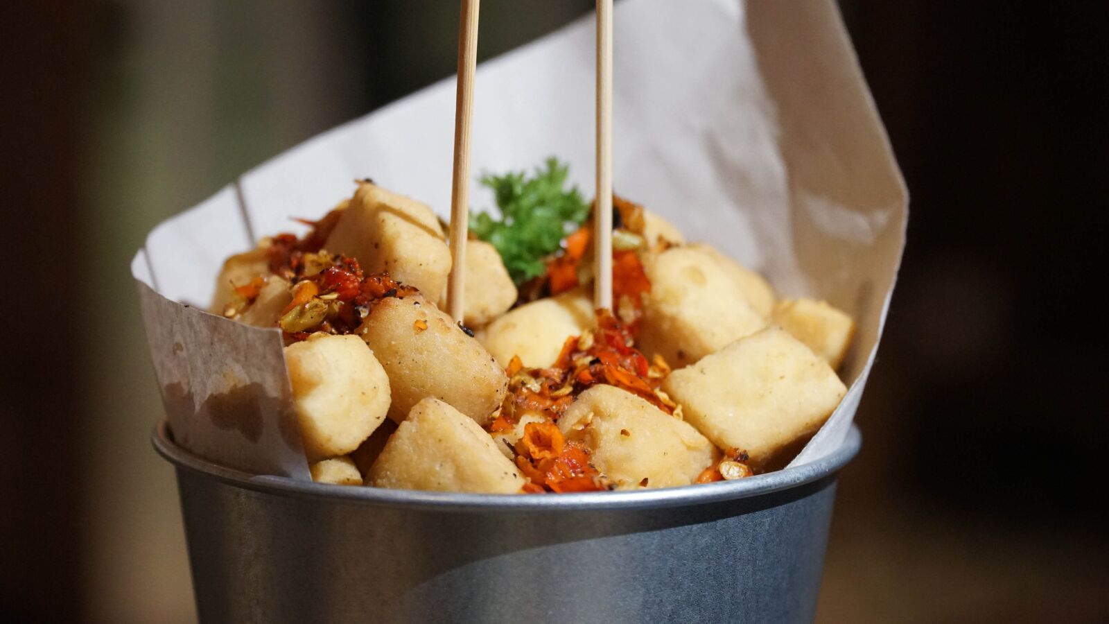 Sony a6500 + Sony E PZ 18-105mm F4 G OSS sample photo. Tofu, food, finger food photography