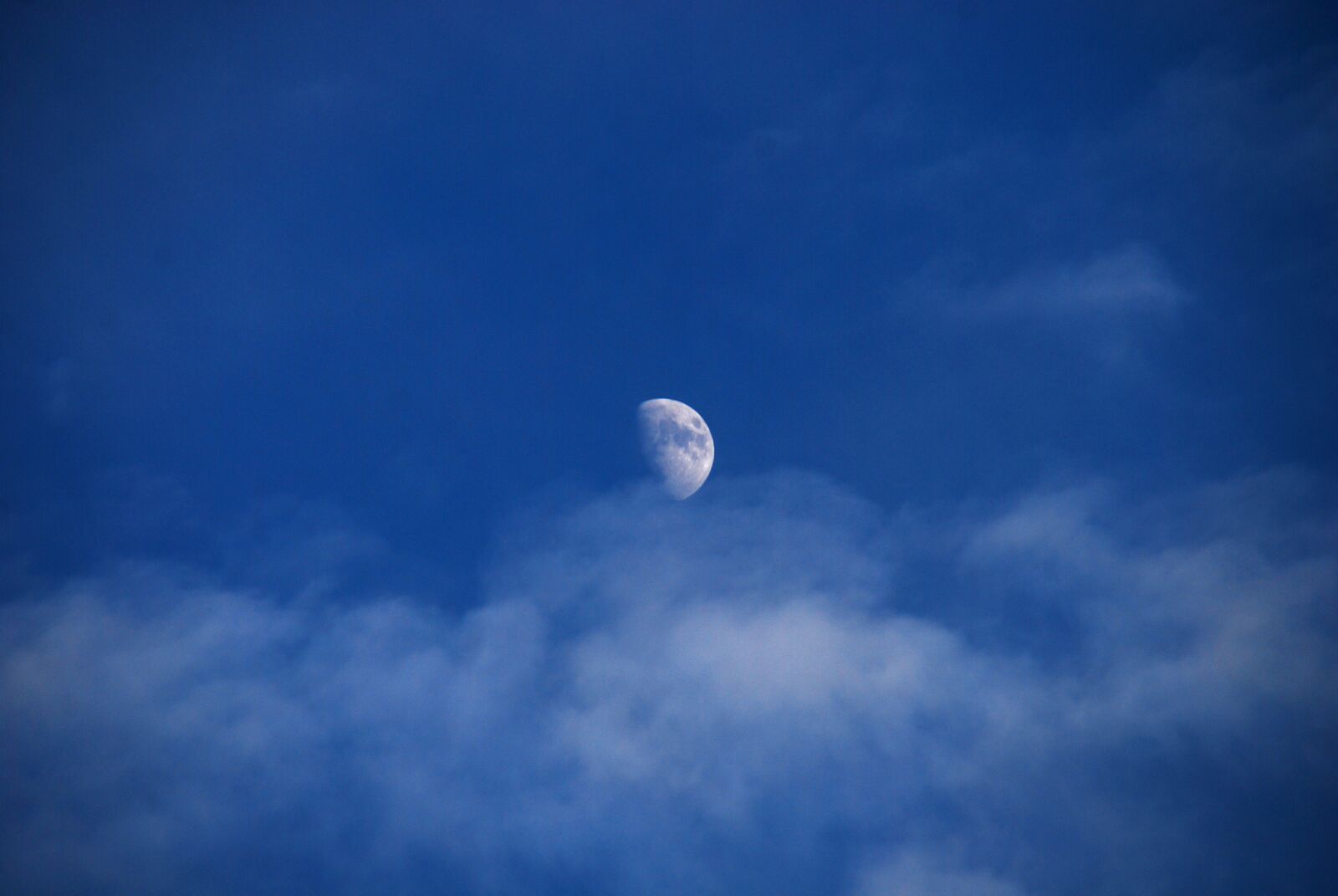 Nikon D40X sample photo. Moon, sky, blue photography