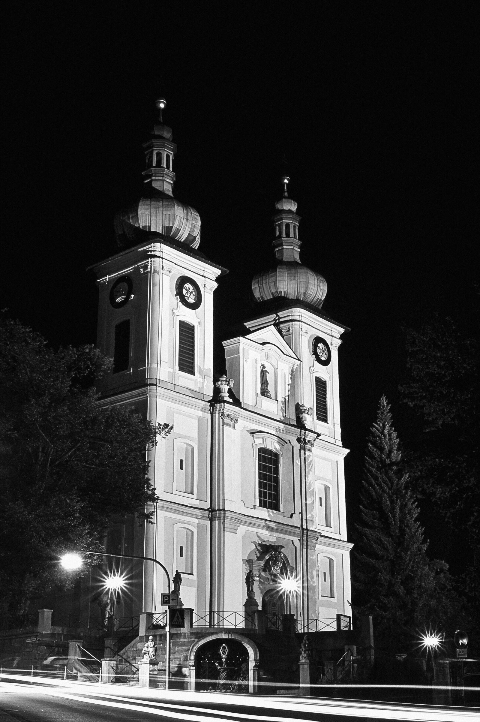 KONICA MINOLTA DYNAX 7D sample photo. Church, catholic, night photography
