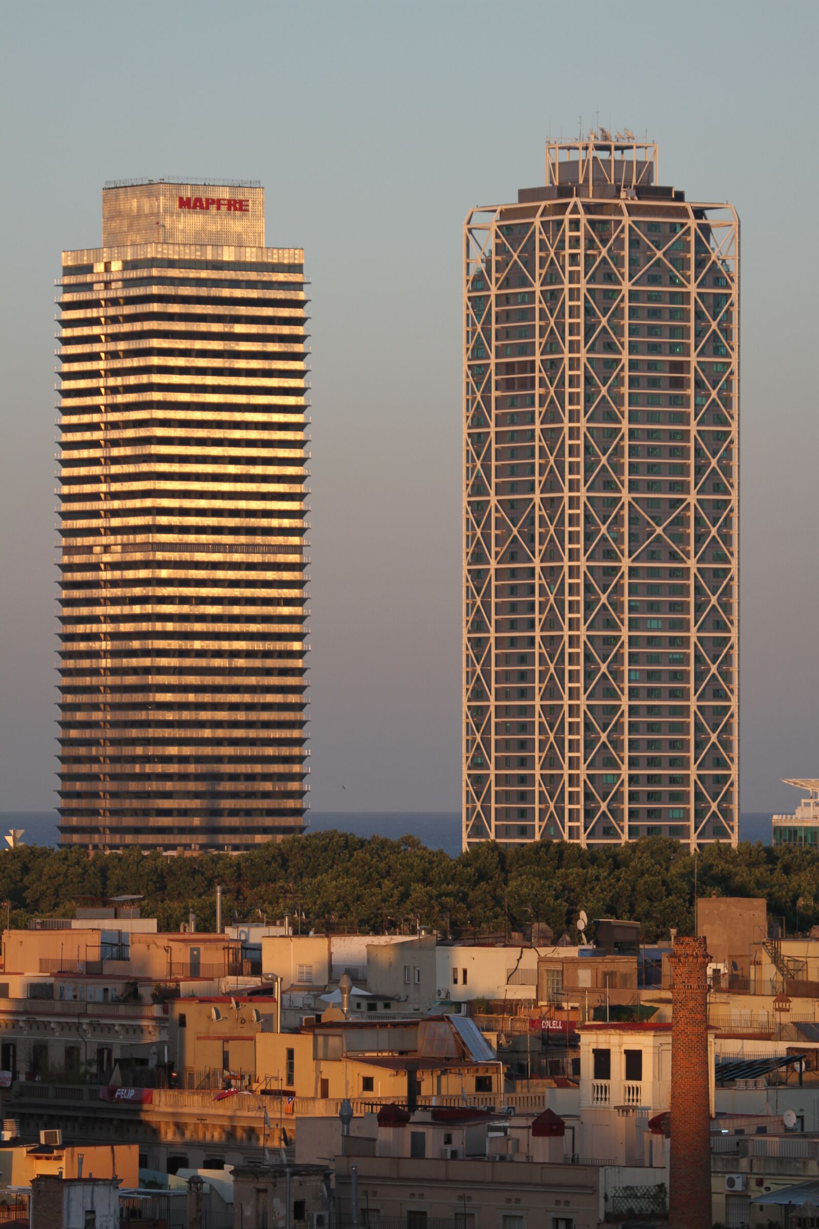 Canon EOS 7D sample photo. Skyscrapers, barcelona, facade photography