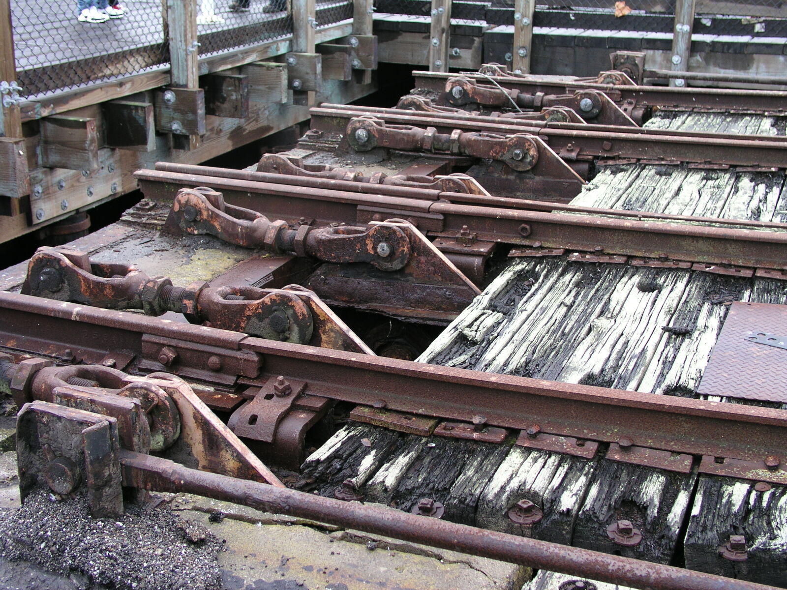 Olympus C5050Z sample photo. Loading, dock, train, tracks photography
