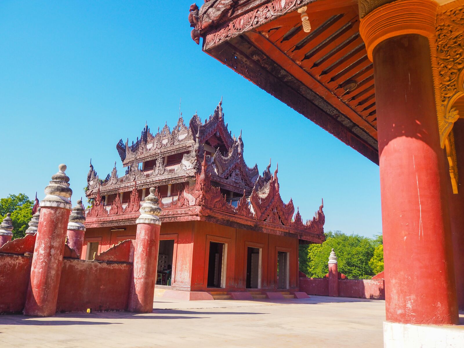 Olympus OM-D E-M10 II sample photo. Mandalay, myanmar, burma photography
